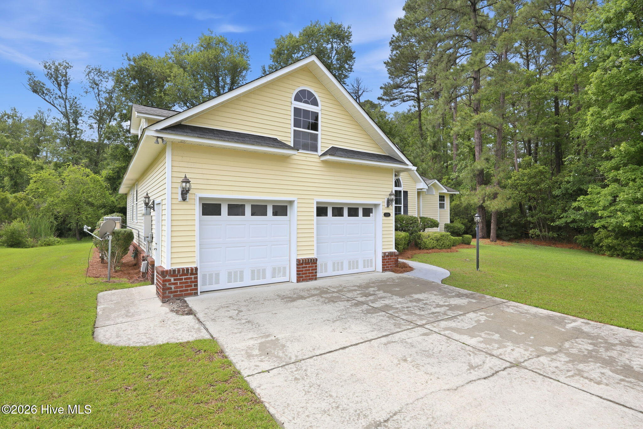 2159 Royal Pines Drive Property Photo 3