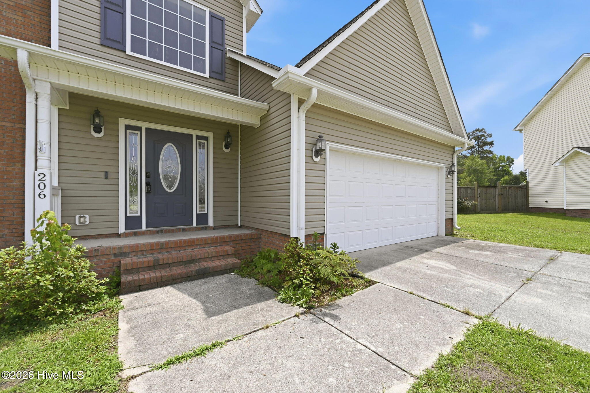 206 Honey Court E Property Photo 8