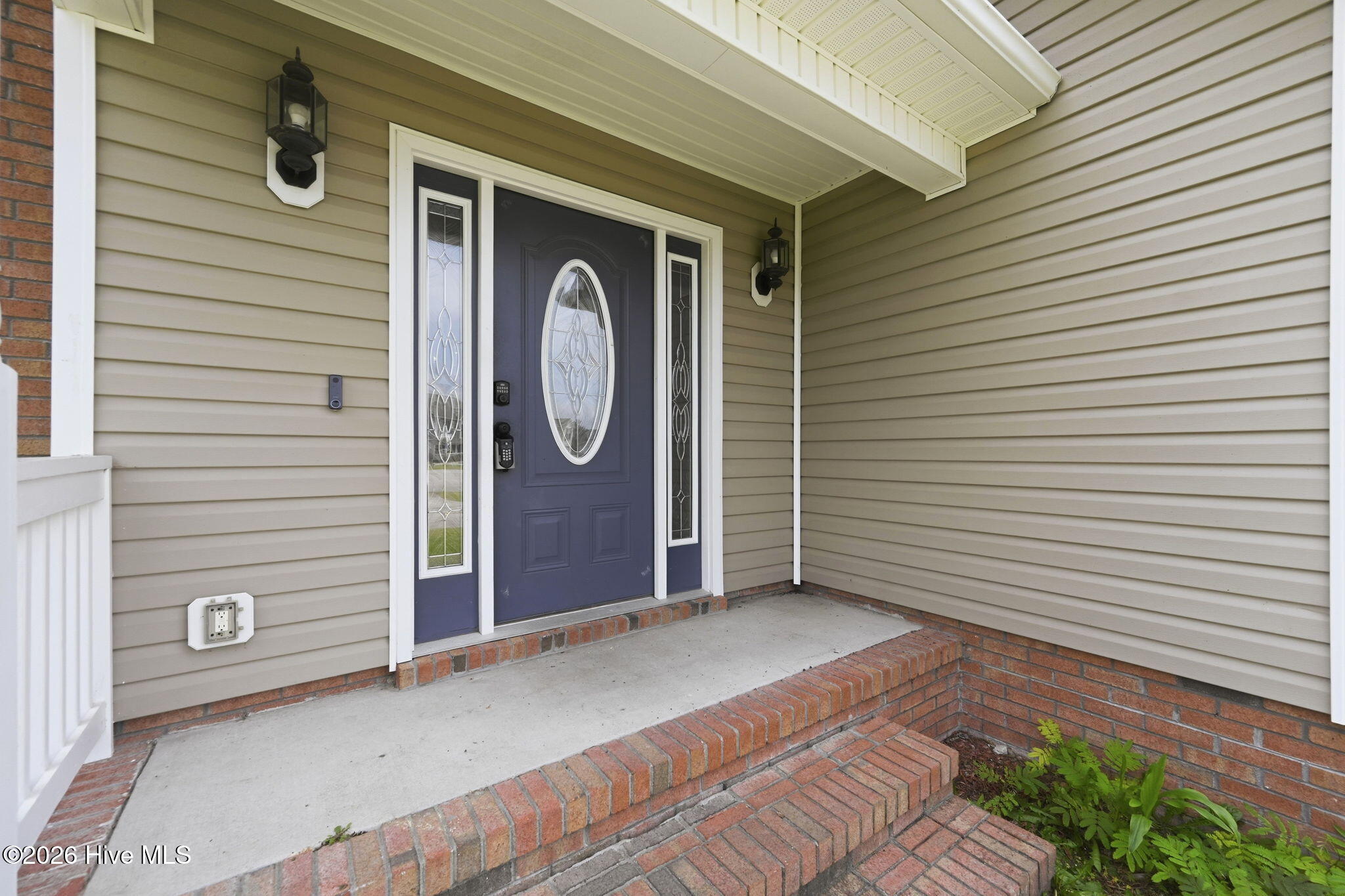 206 Honey Court E Property Photo 9