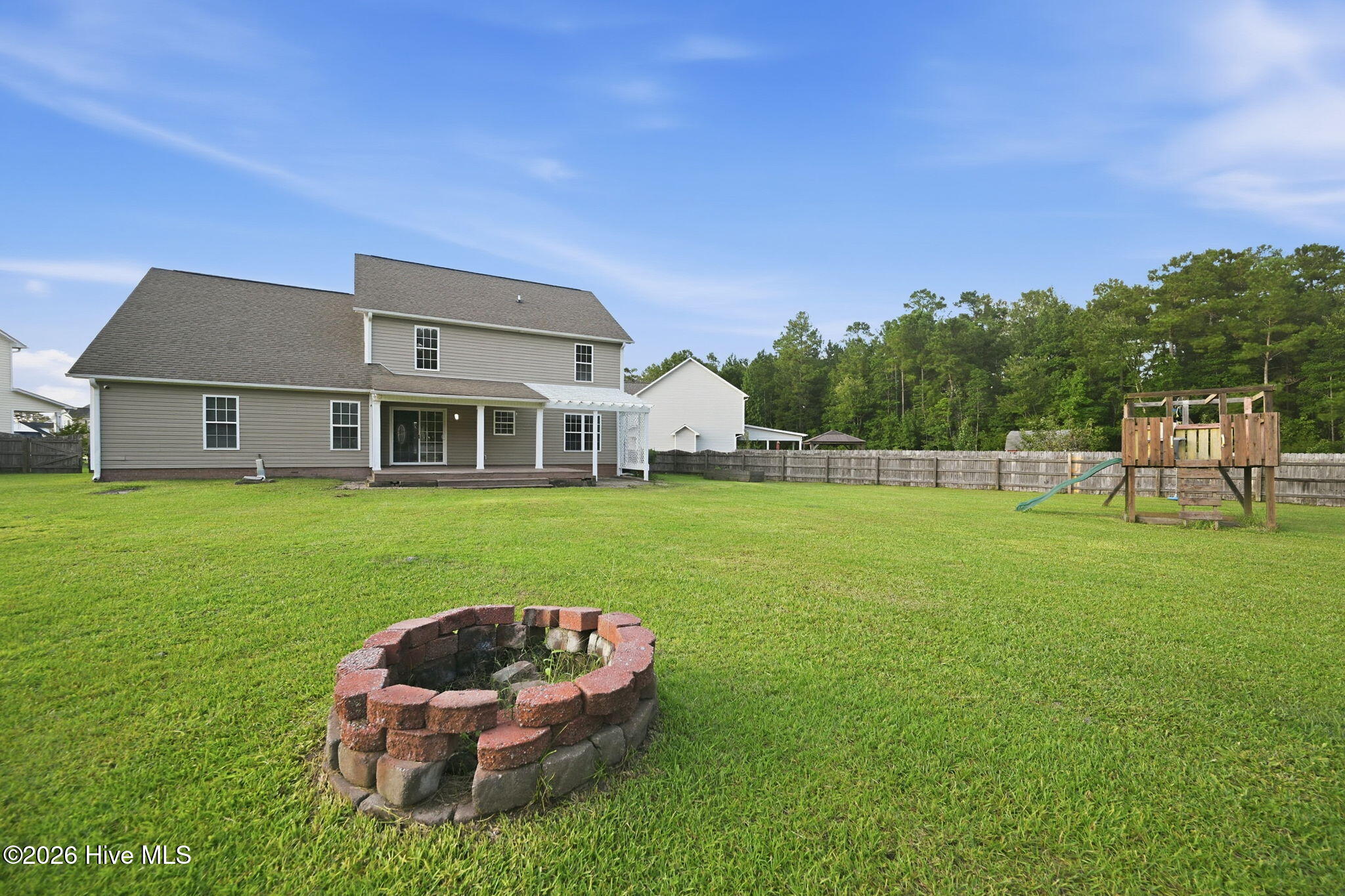 206 Honey Court E Property Photo 9