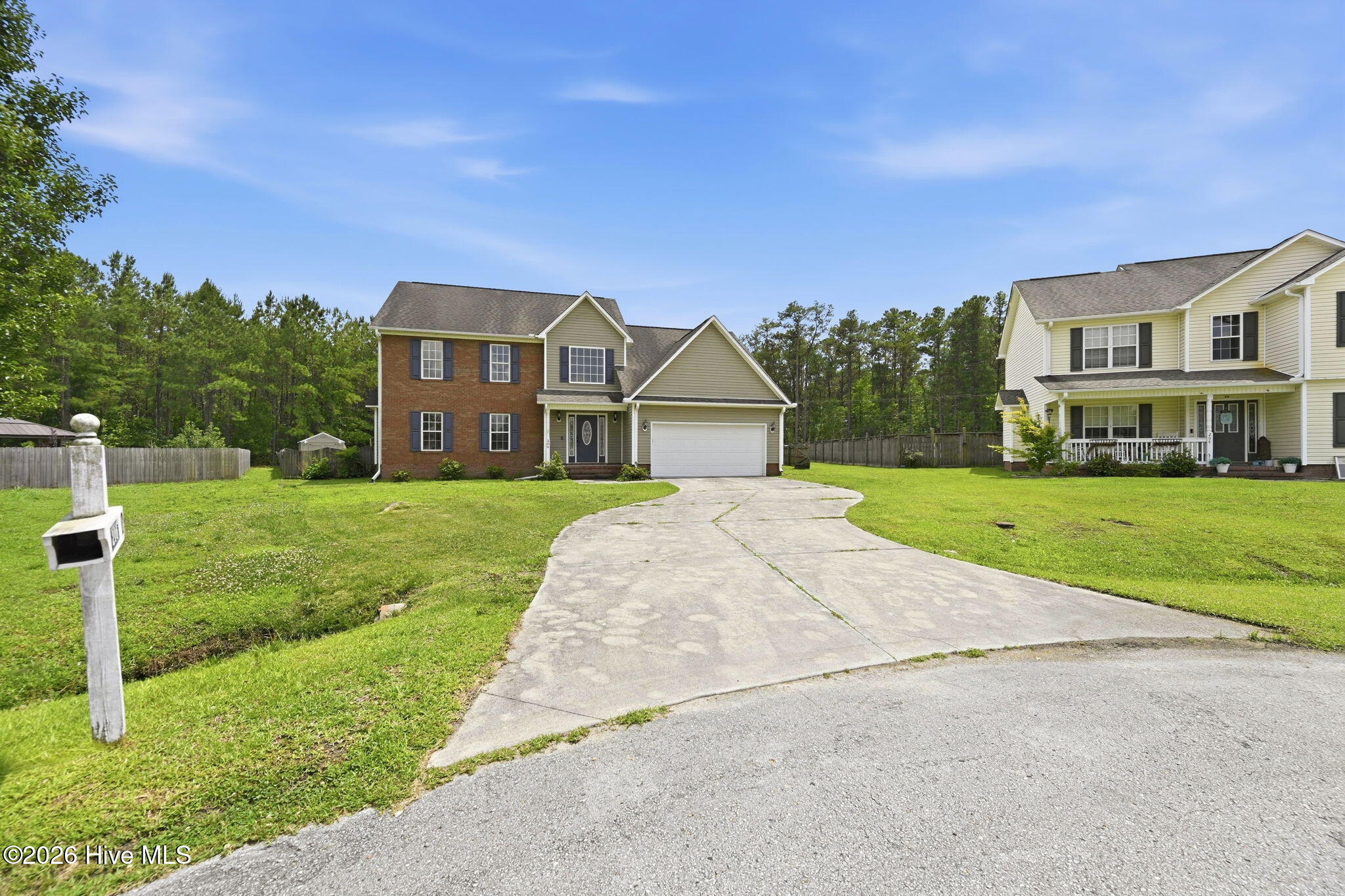 206 Honey Court E Property Photo 10