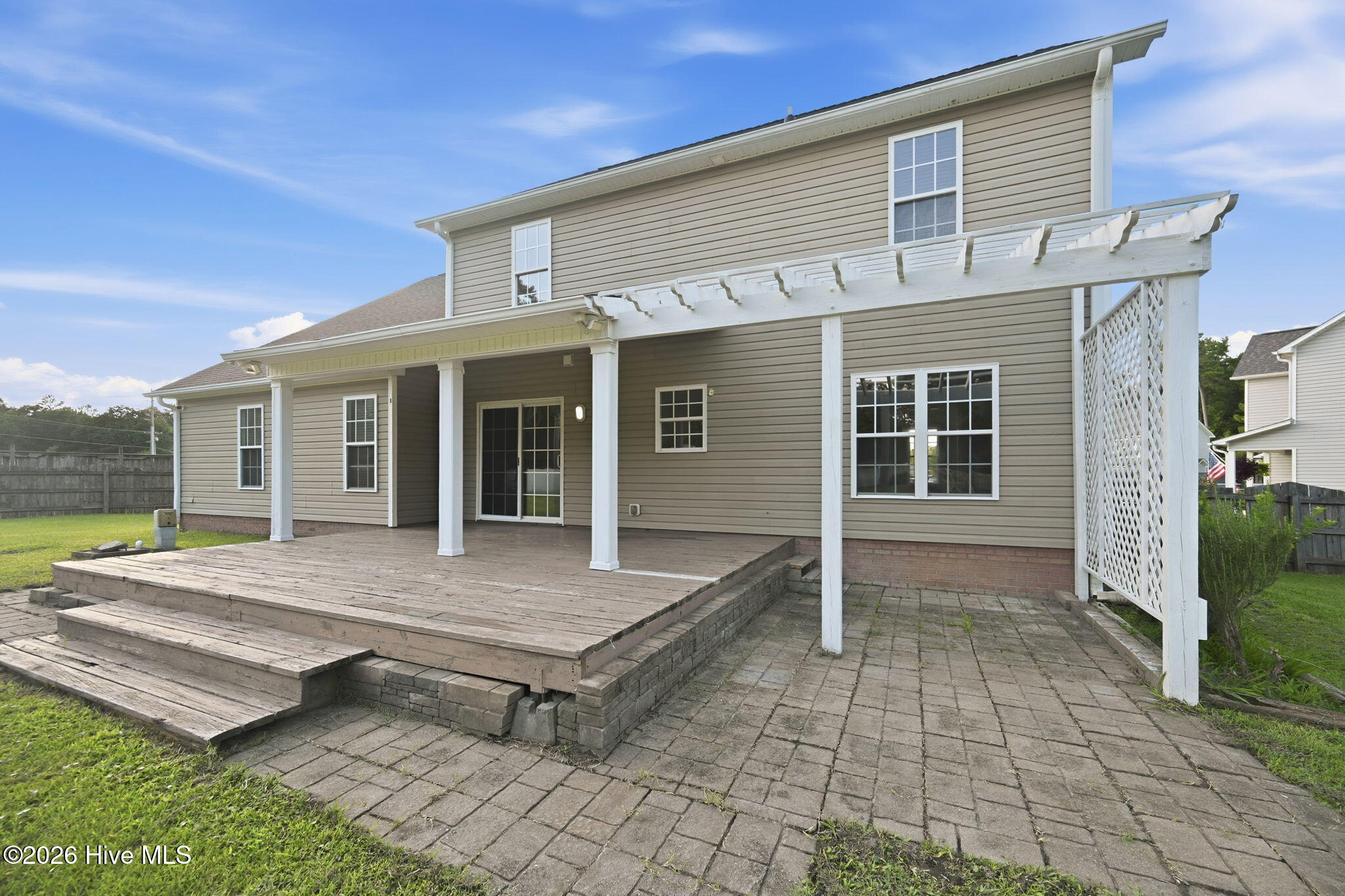 206 Honey Court E Property Photo 10