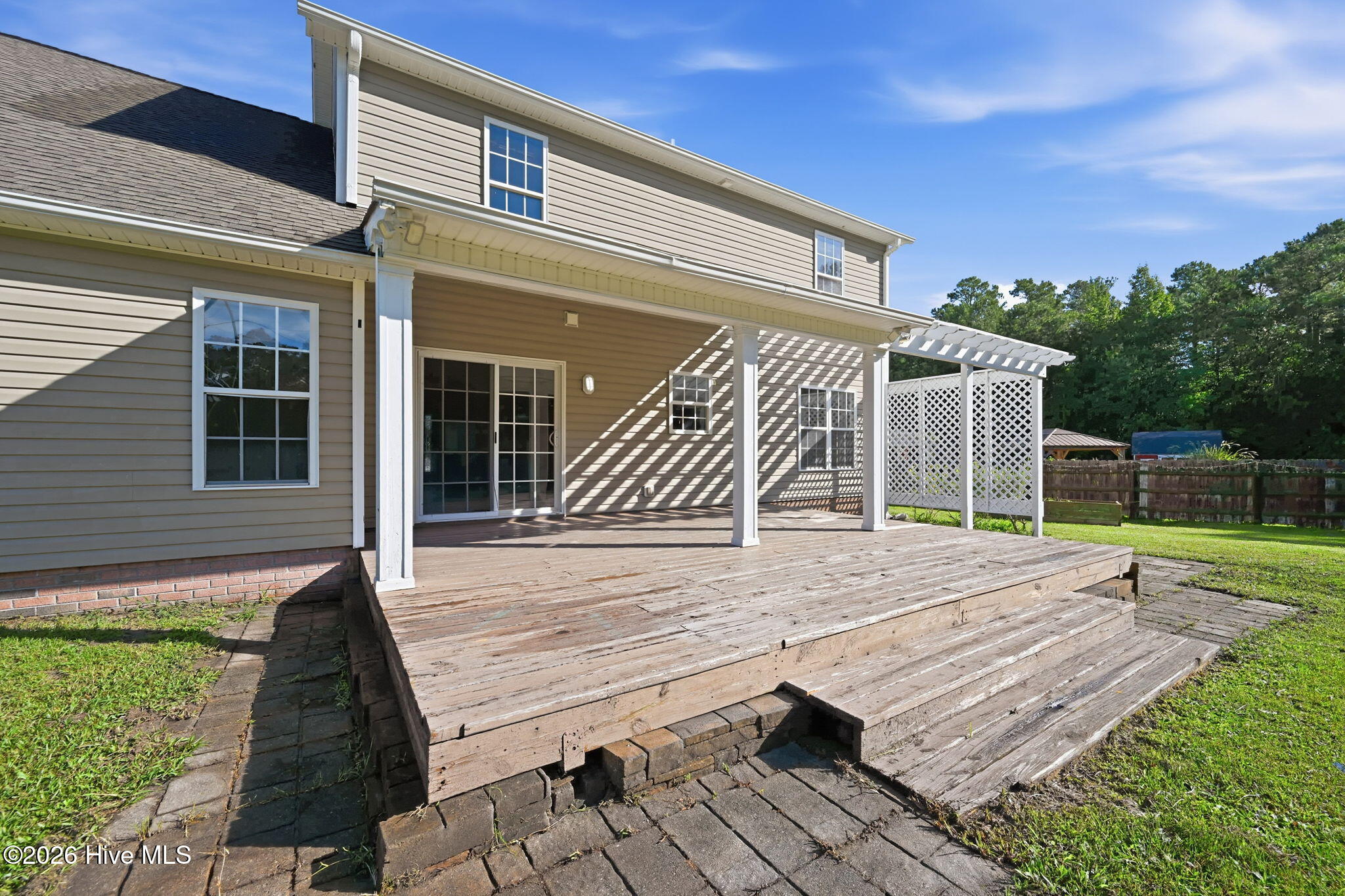 206 Honey Court E Property Photo 11