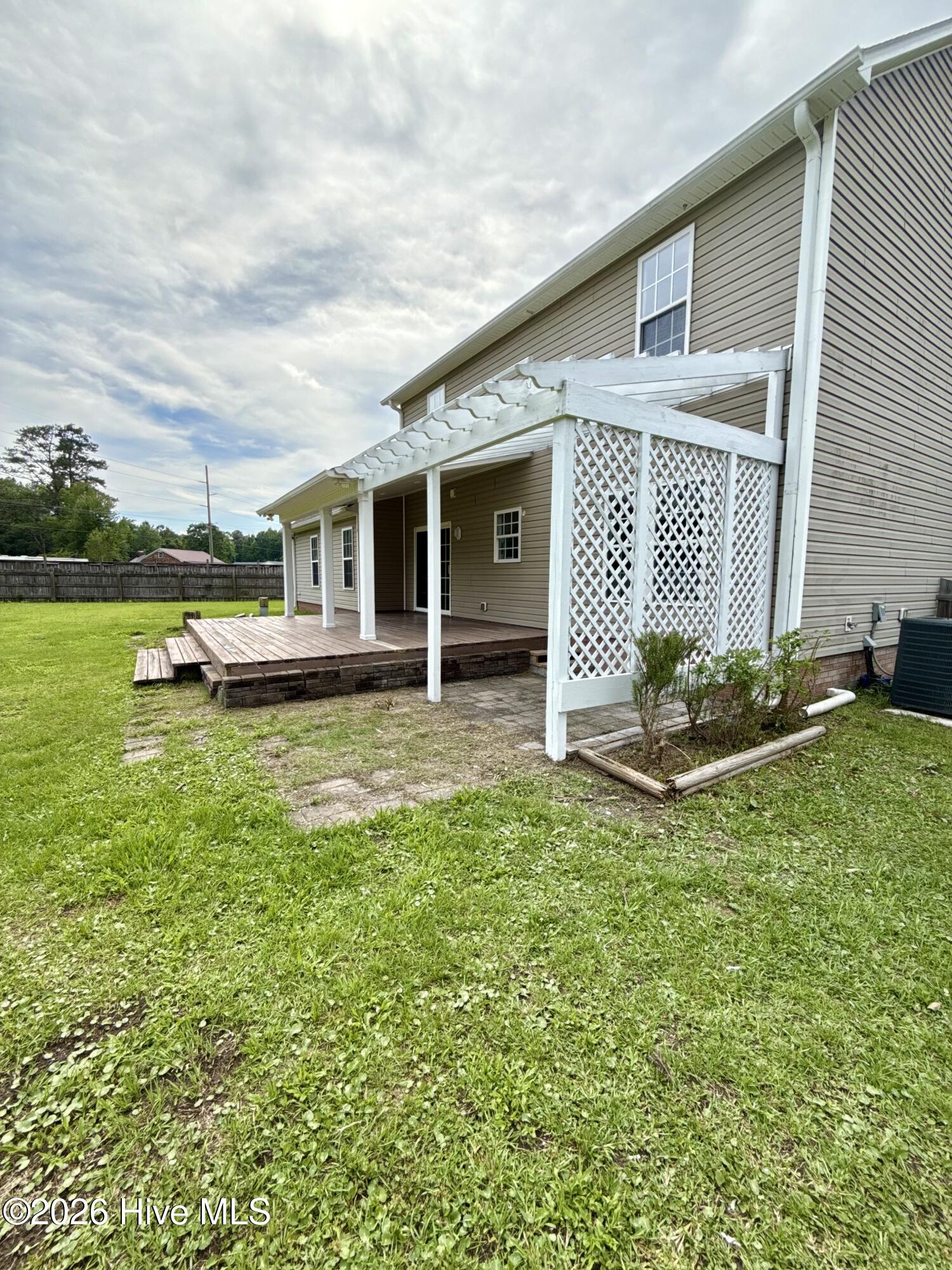 206 Honey Court E Property Photo 15