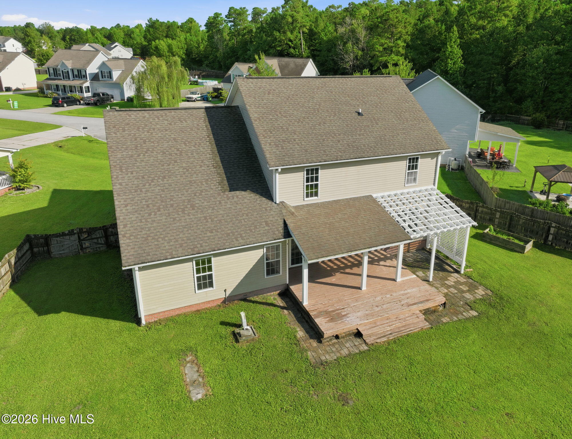 206 Honey Court E Property Photo 18