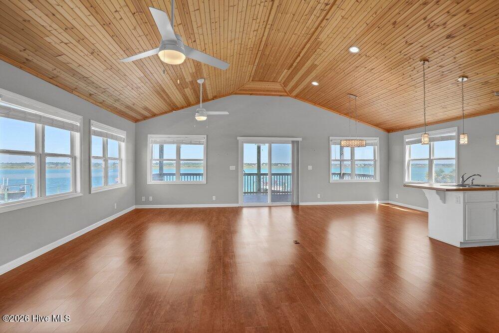 712 Channel Boulevard Property Photo 10