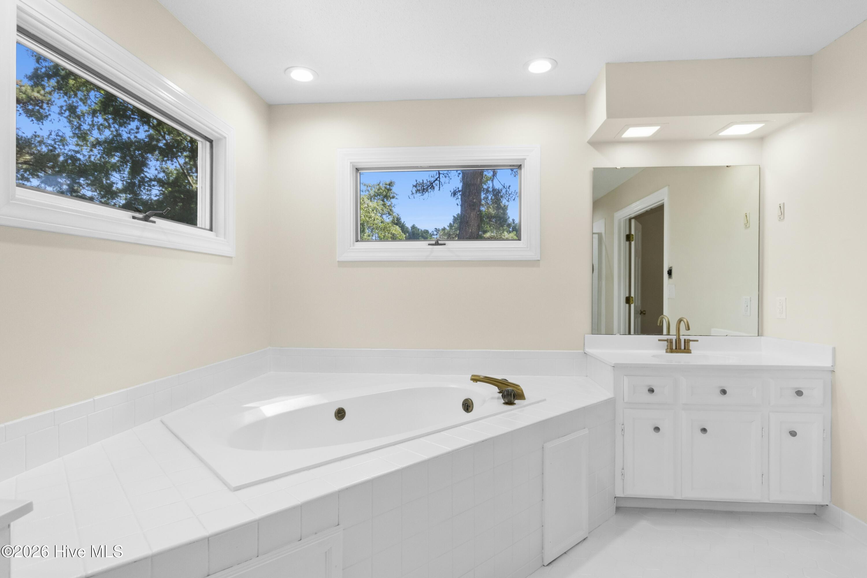 1100 Kensington Avenue Nw Property Photo 23