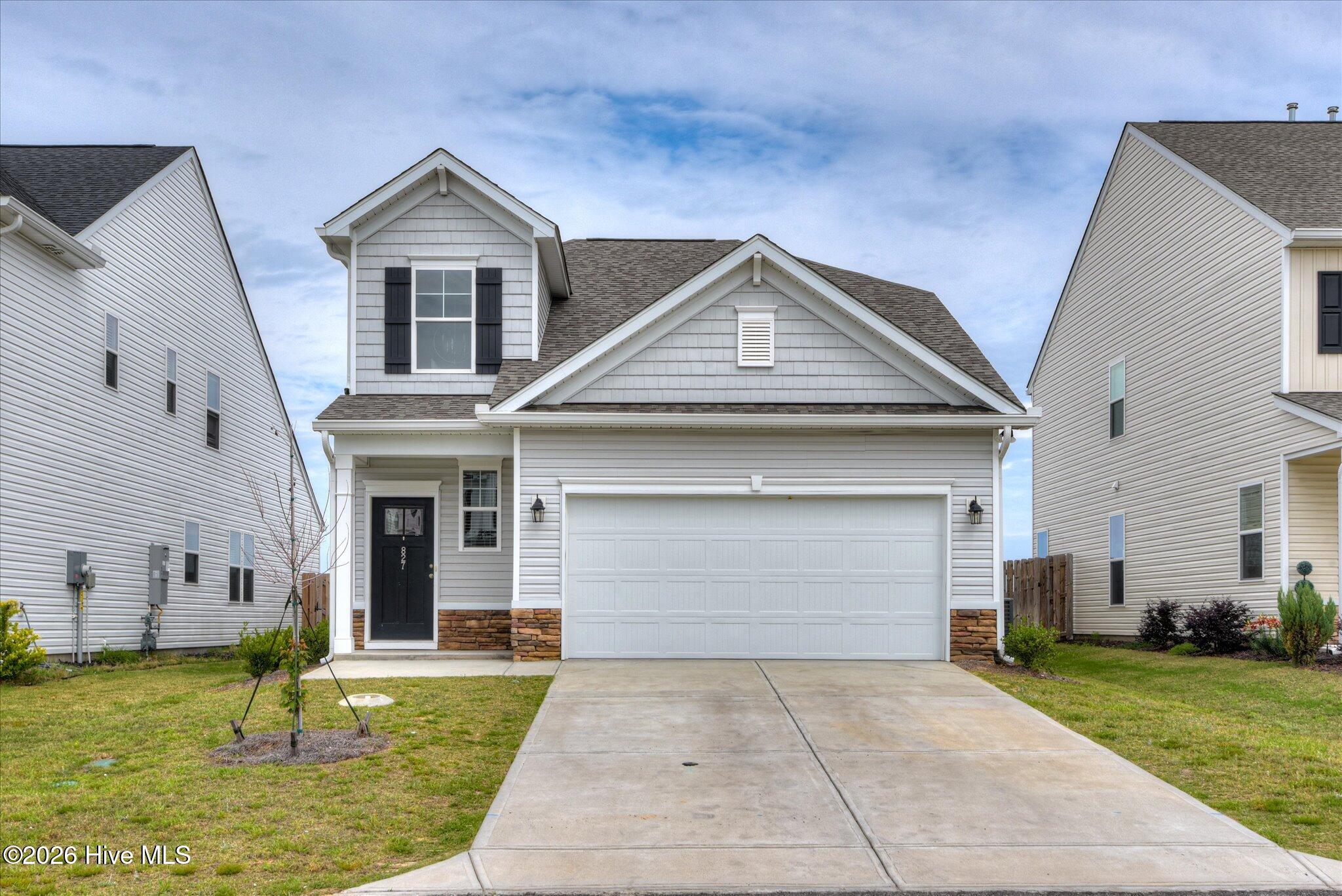 827 Justify Loop Property Photo 1
