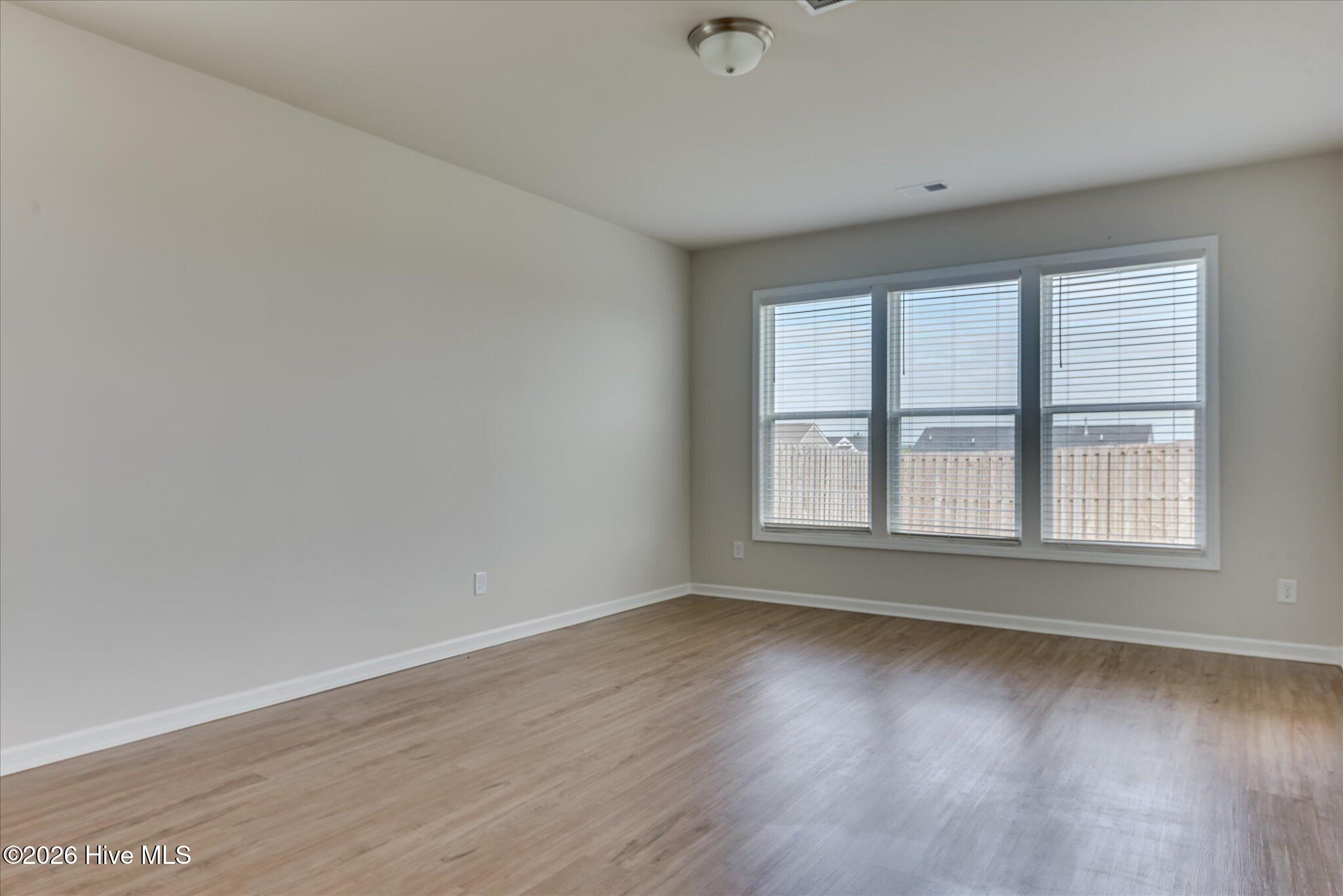 827 Justify Loop Property Photo 10