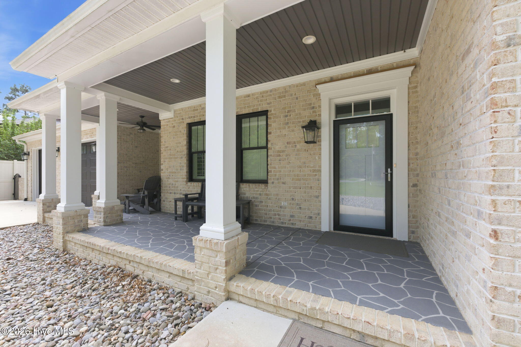 685 Raymond Road Property Photo 3