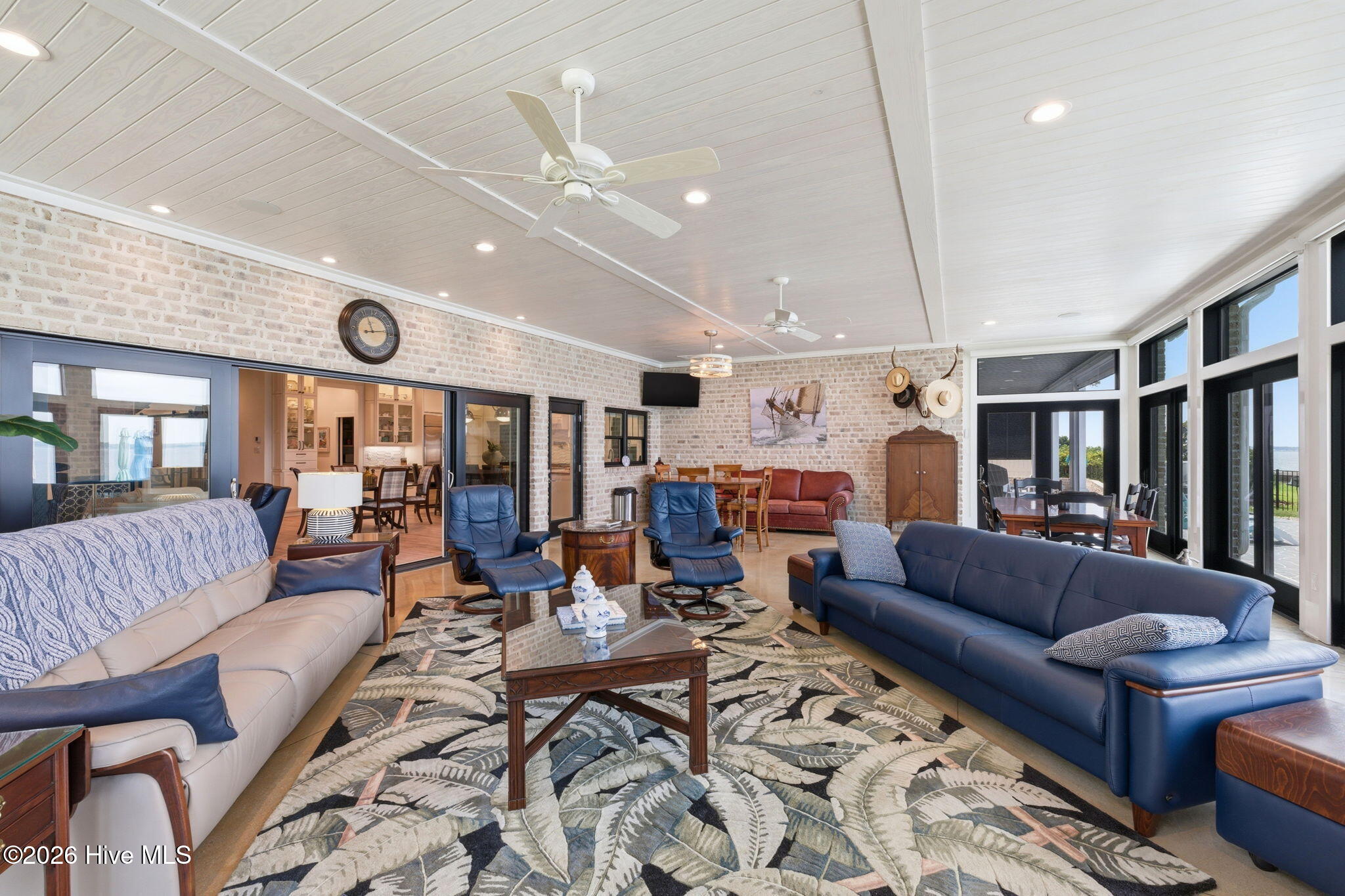 685 Raymond Road Property Photo 16