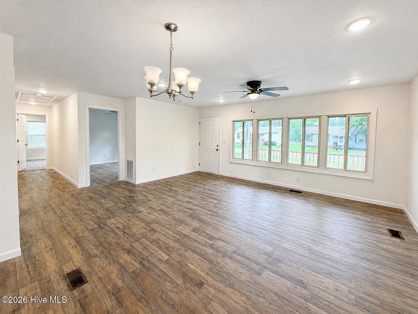 2010 Virginia Avenue Property Photo 10