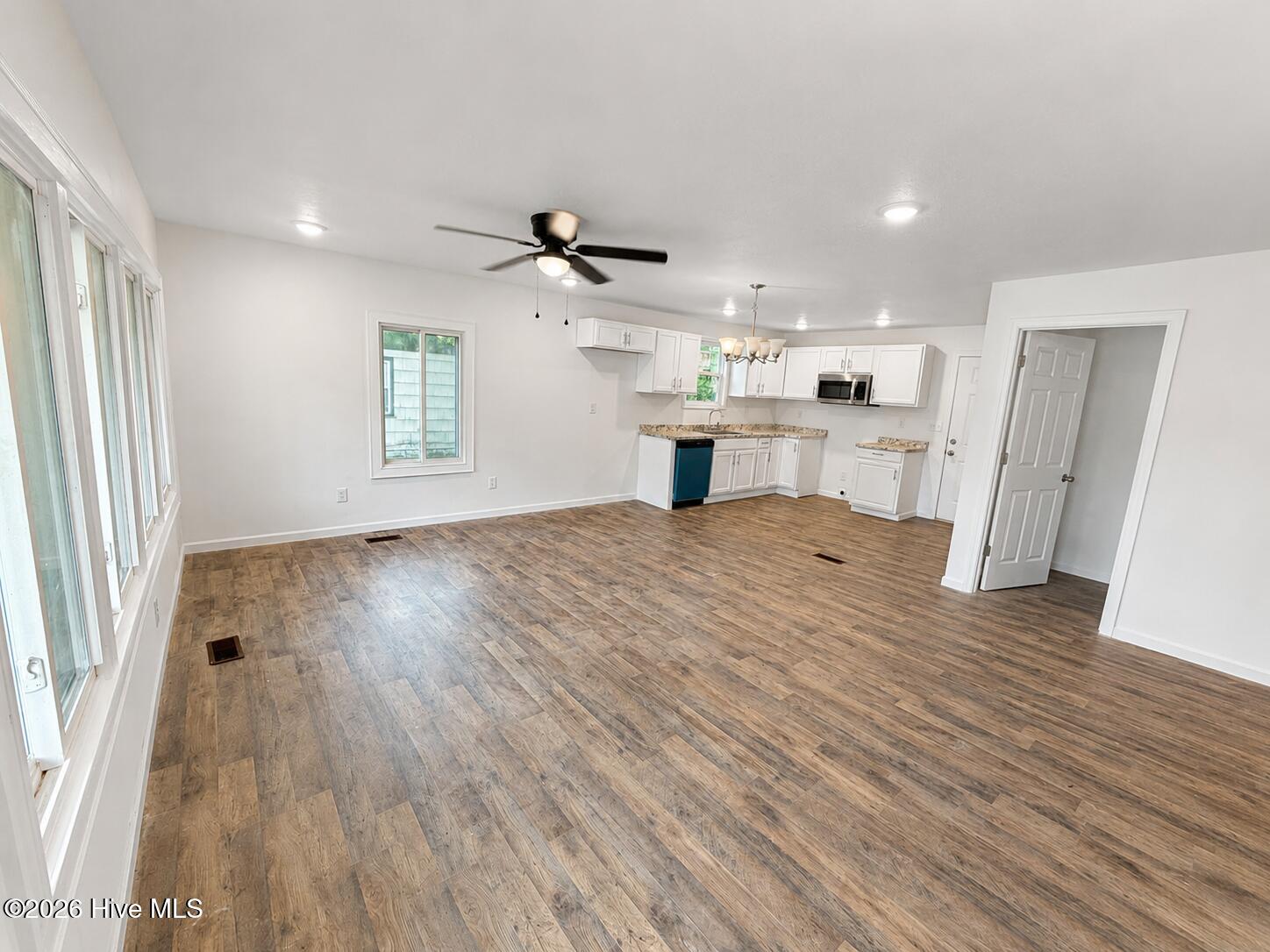 2010 Virginia Avenue Property Photo 12