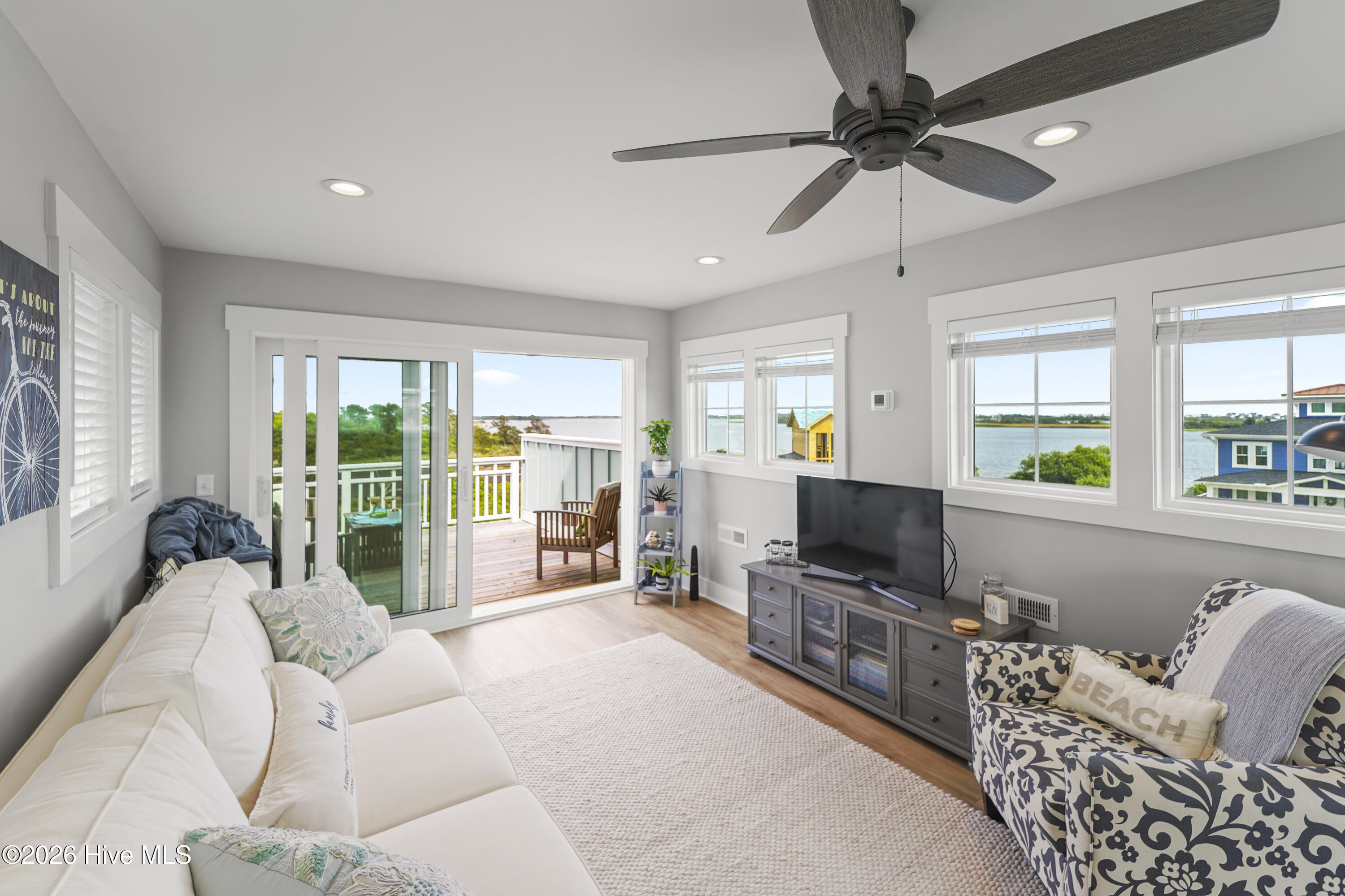 401 Caspian Court Property Photo 45