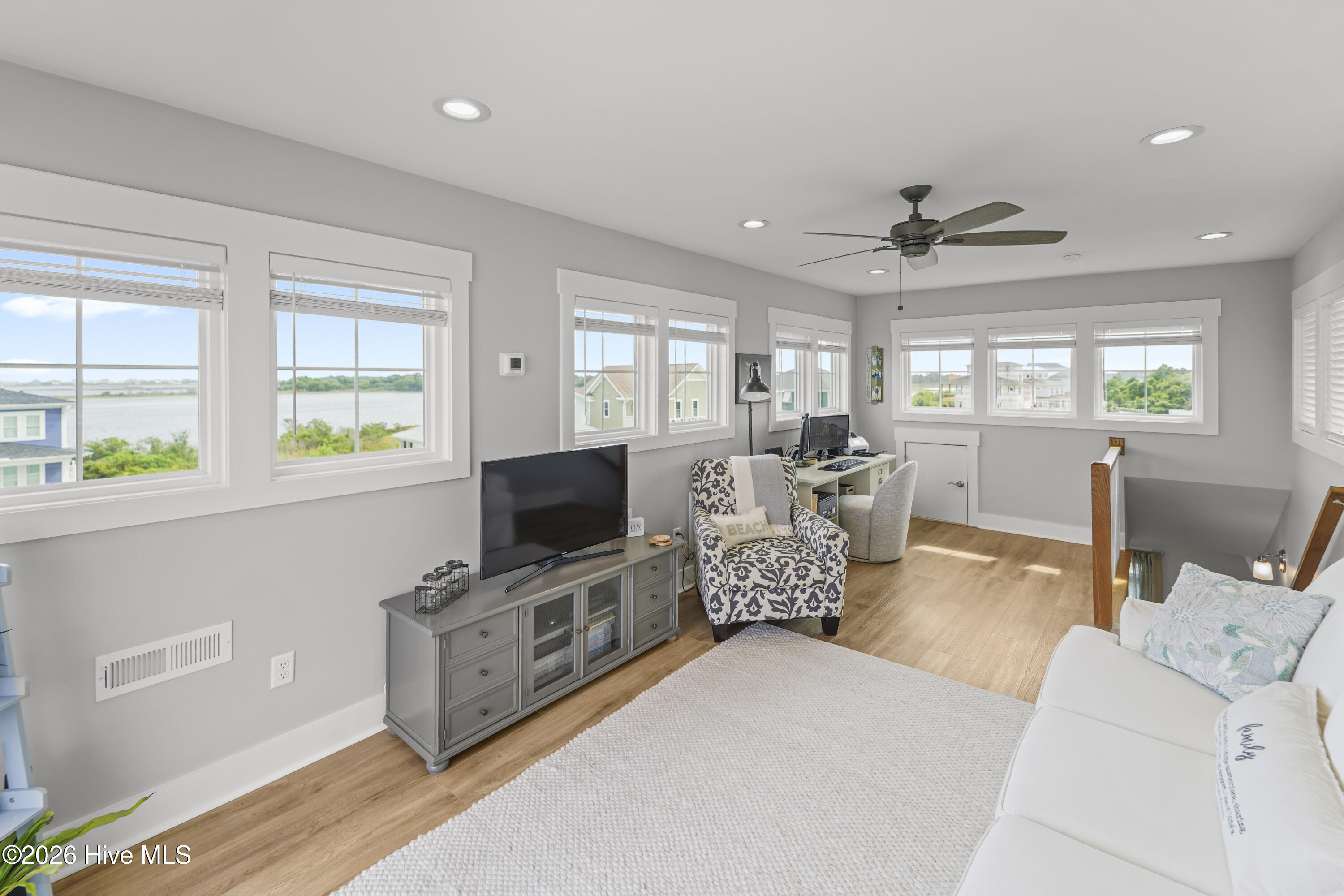 401 Caspian Court Property Photo 46
