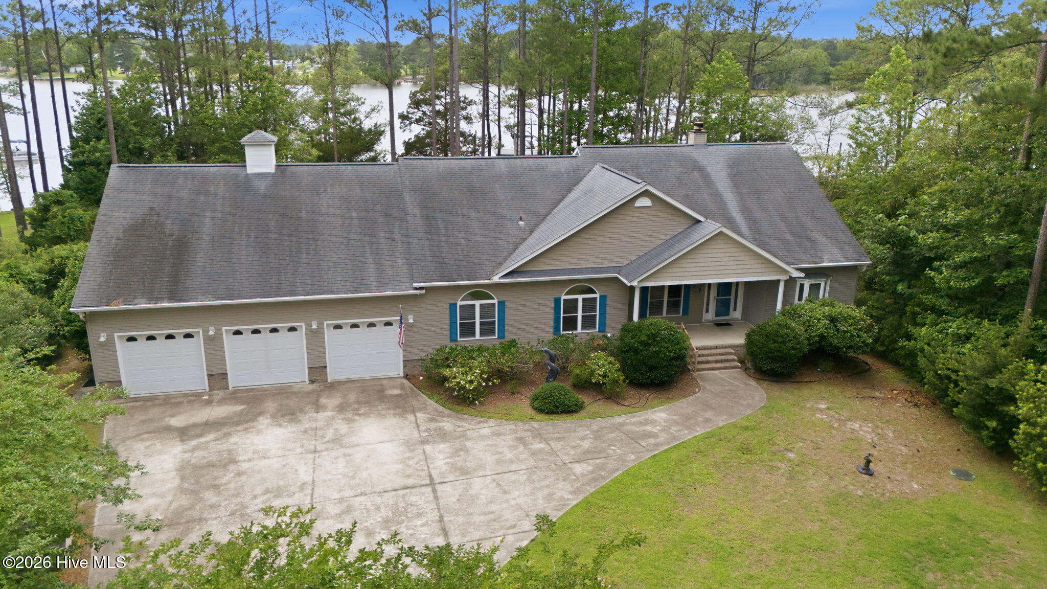 308 Vicksburg Court Property Photo 6