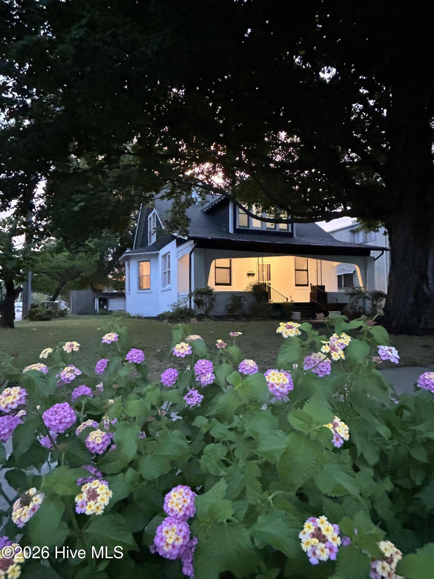 541 Roanoke Avenue