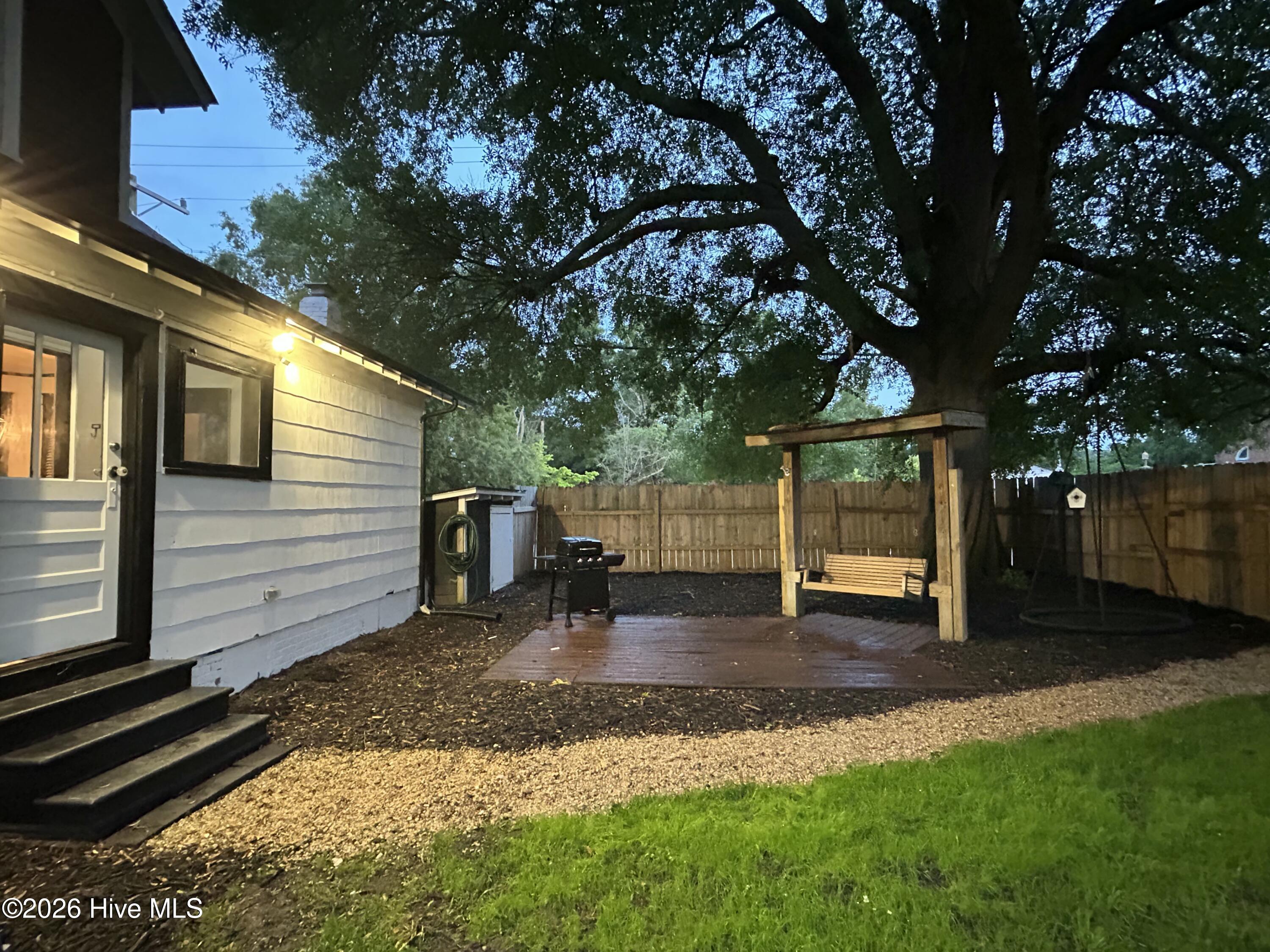 541 Roanoke Avenue Property Photo 7