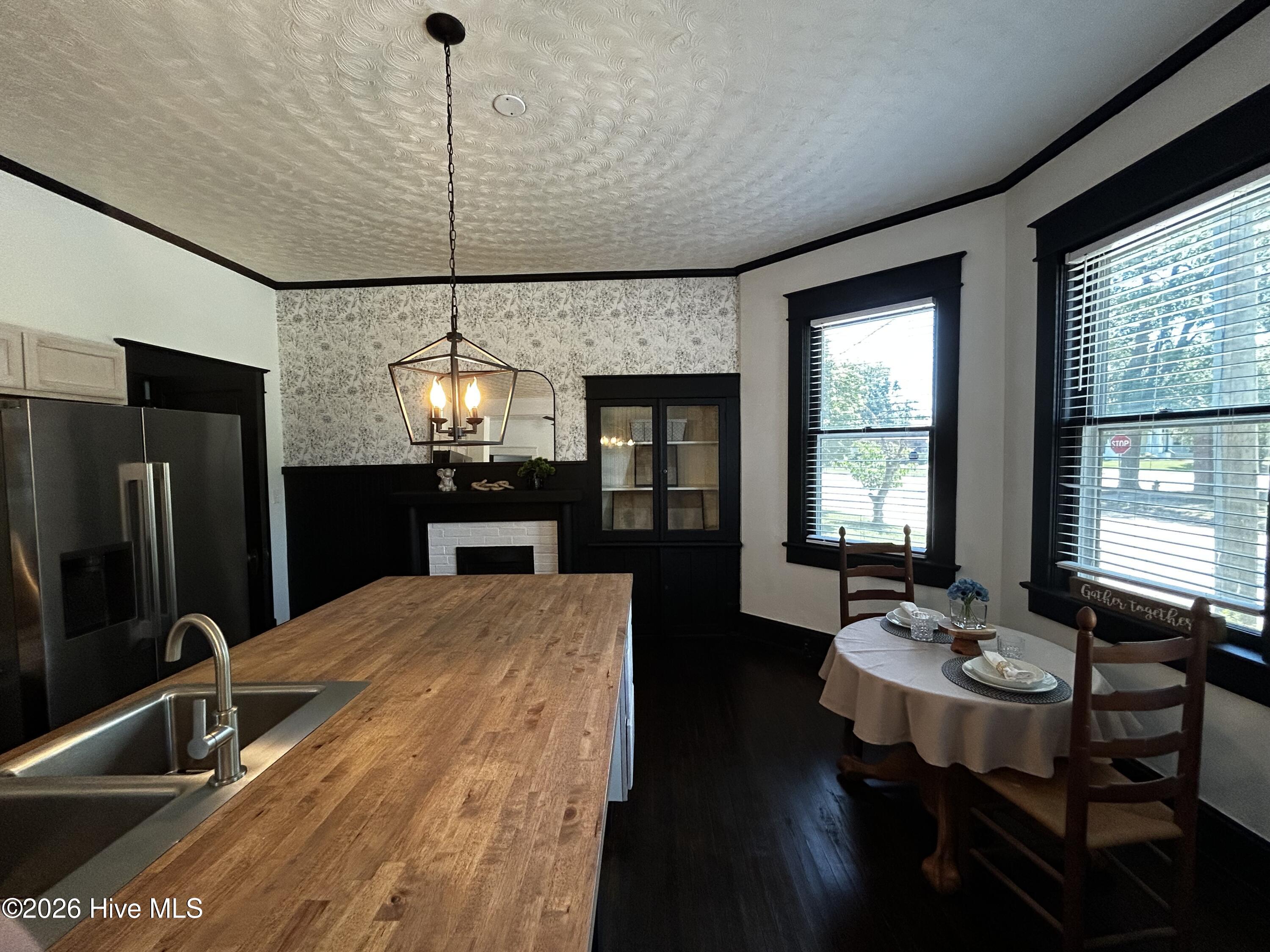541 Roanoke Avenue Property Photo 21