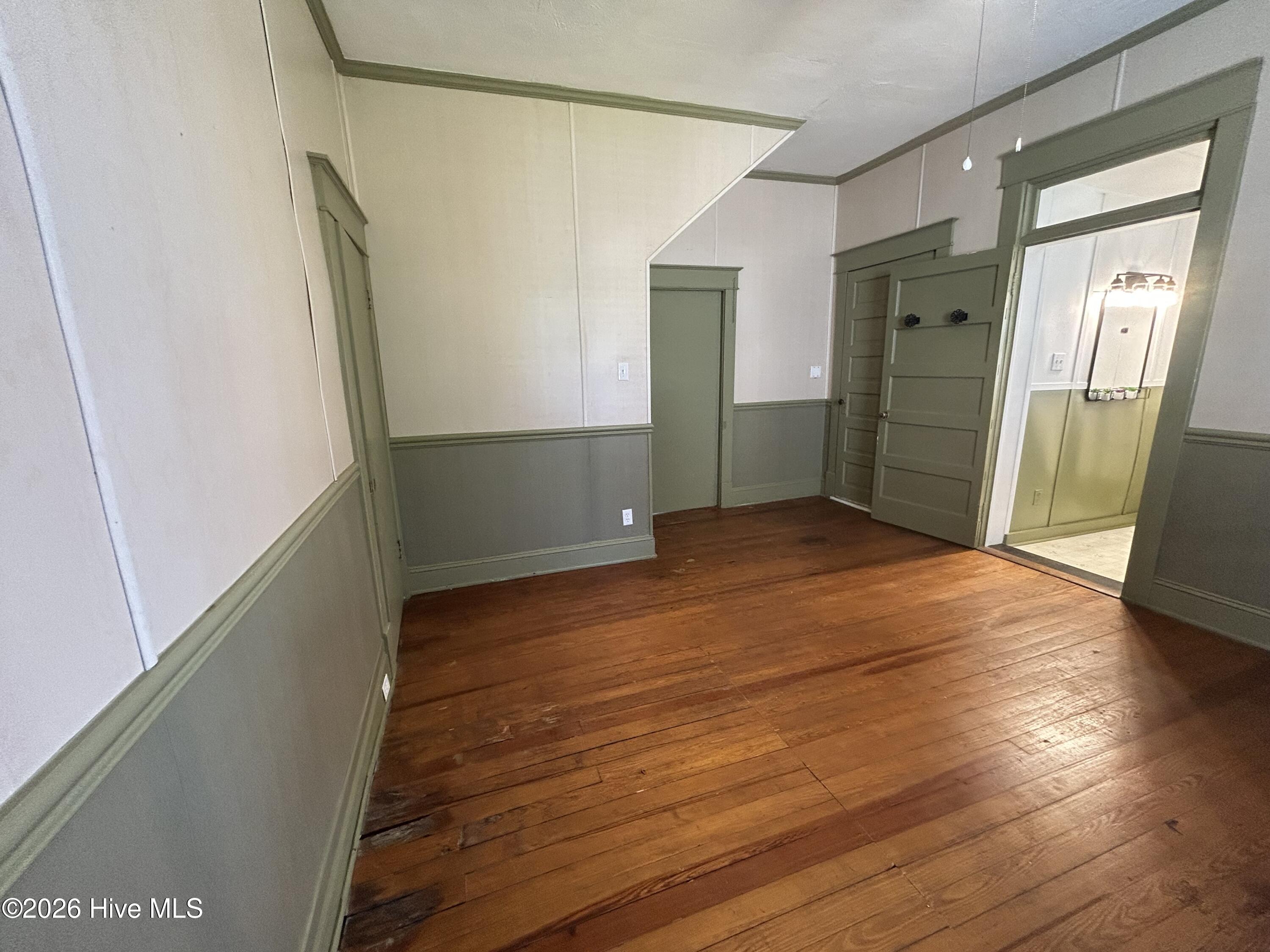 541 Roanoke Avenue Property Photo 26