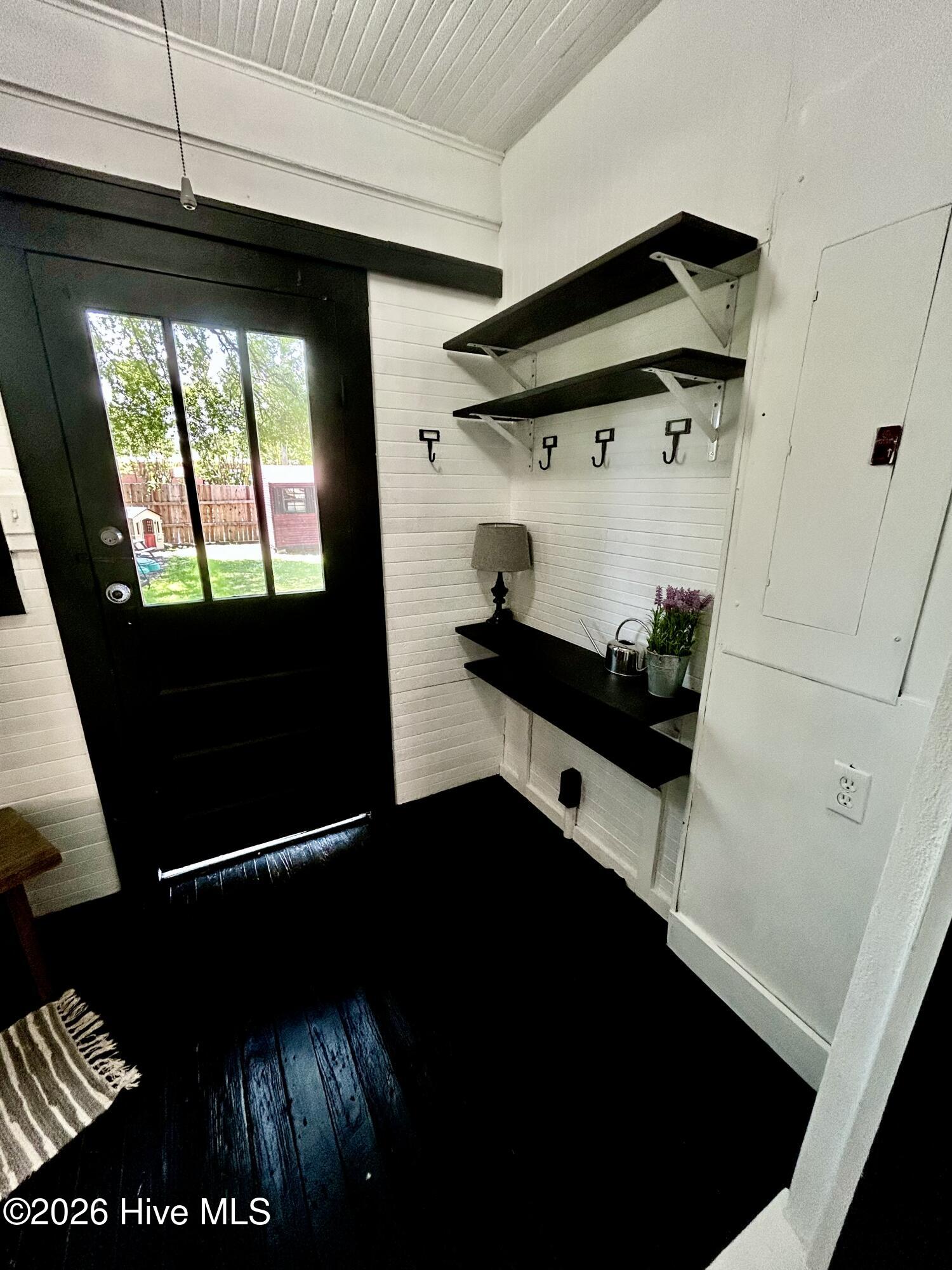541 Roanoke Avenue Property Photo 34