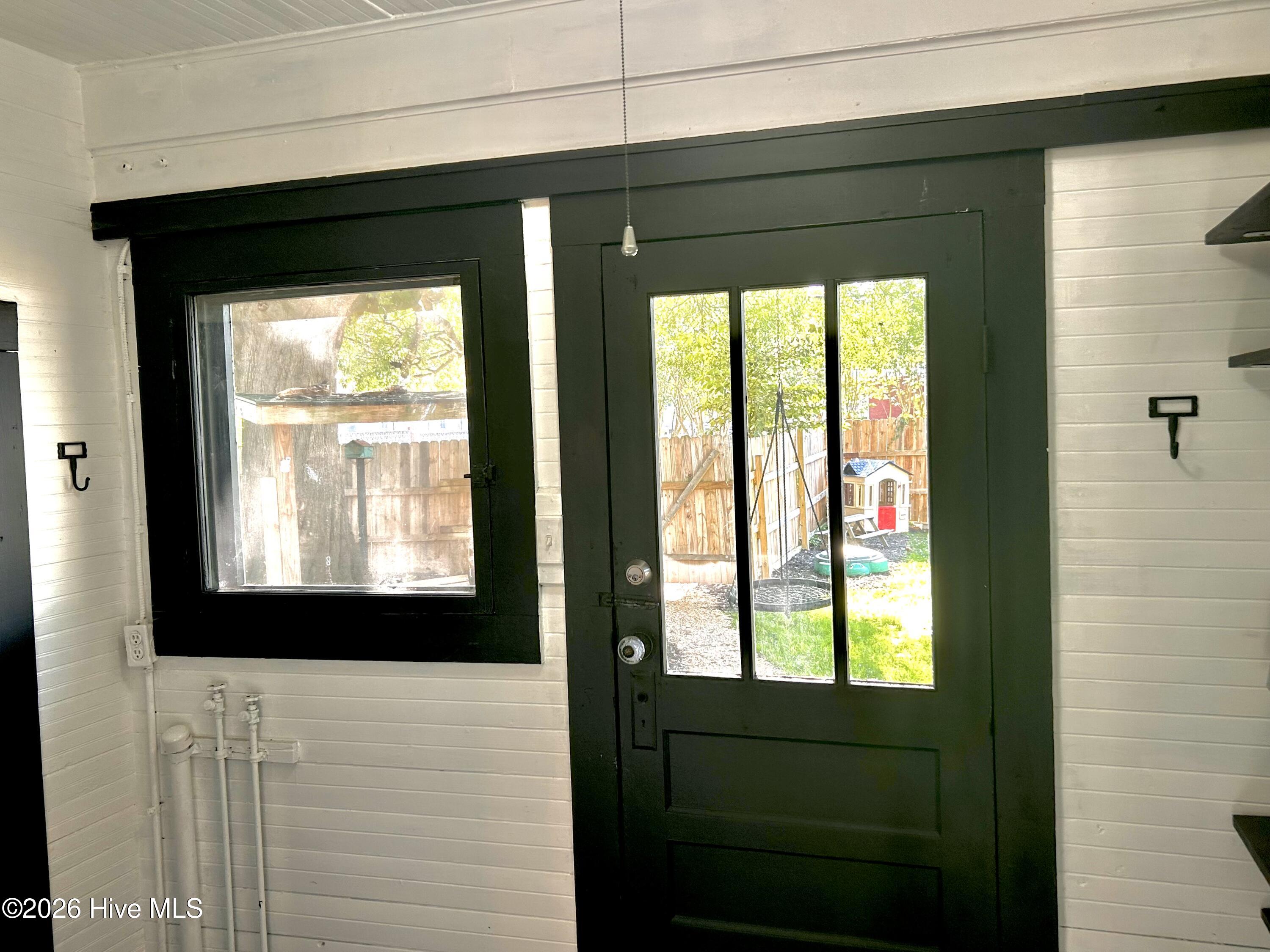 541 Roanoke Avenue Property Photo 35