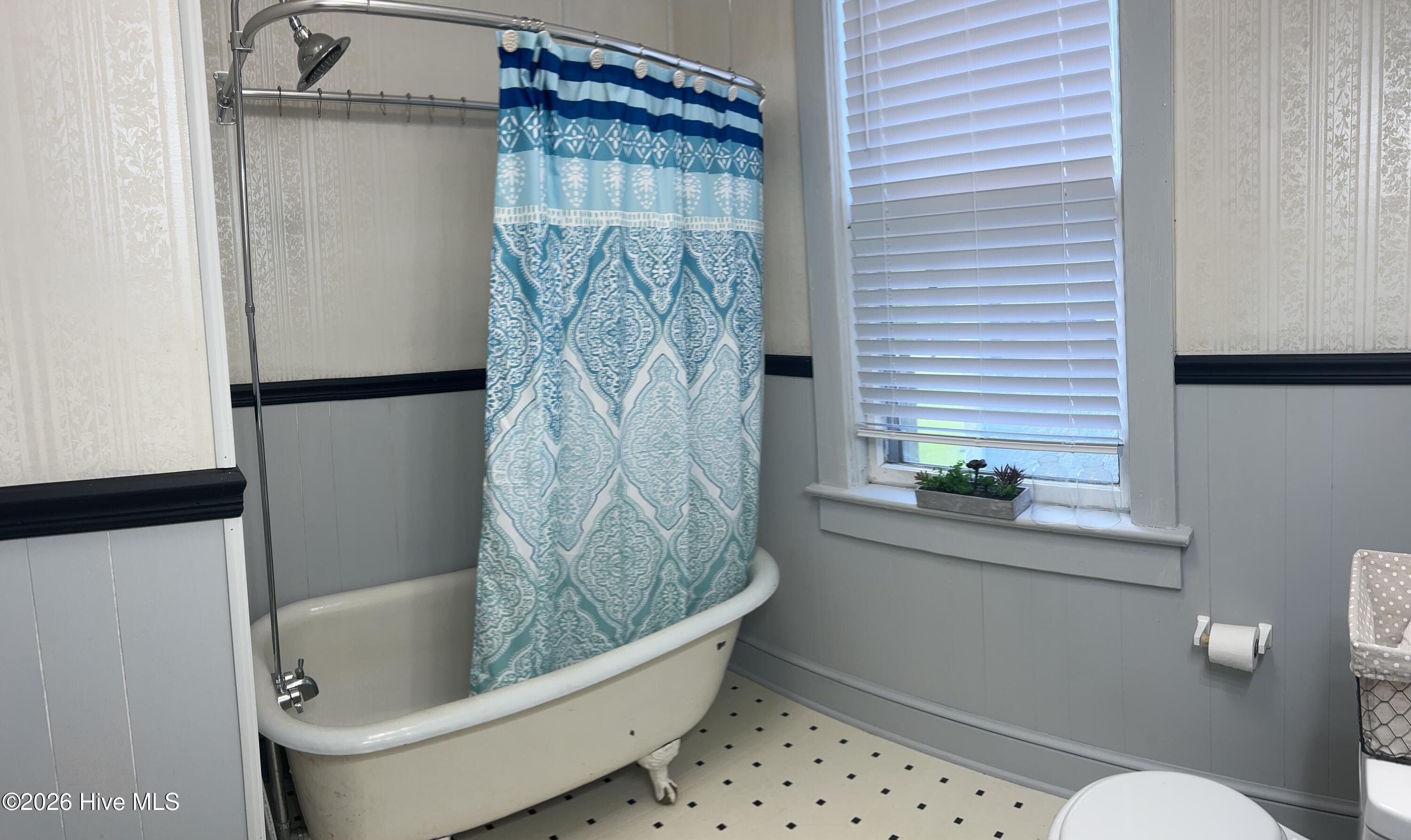 541 Roanoke Avenue Property Photo 37