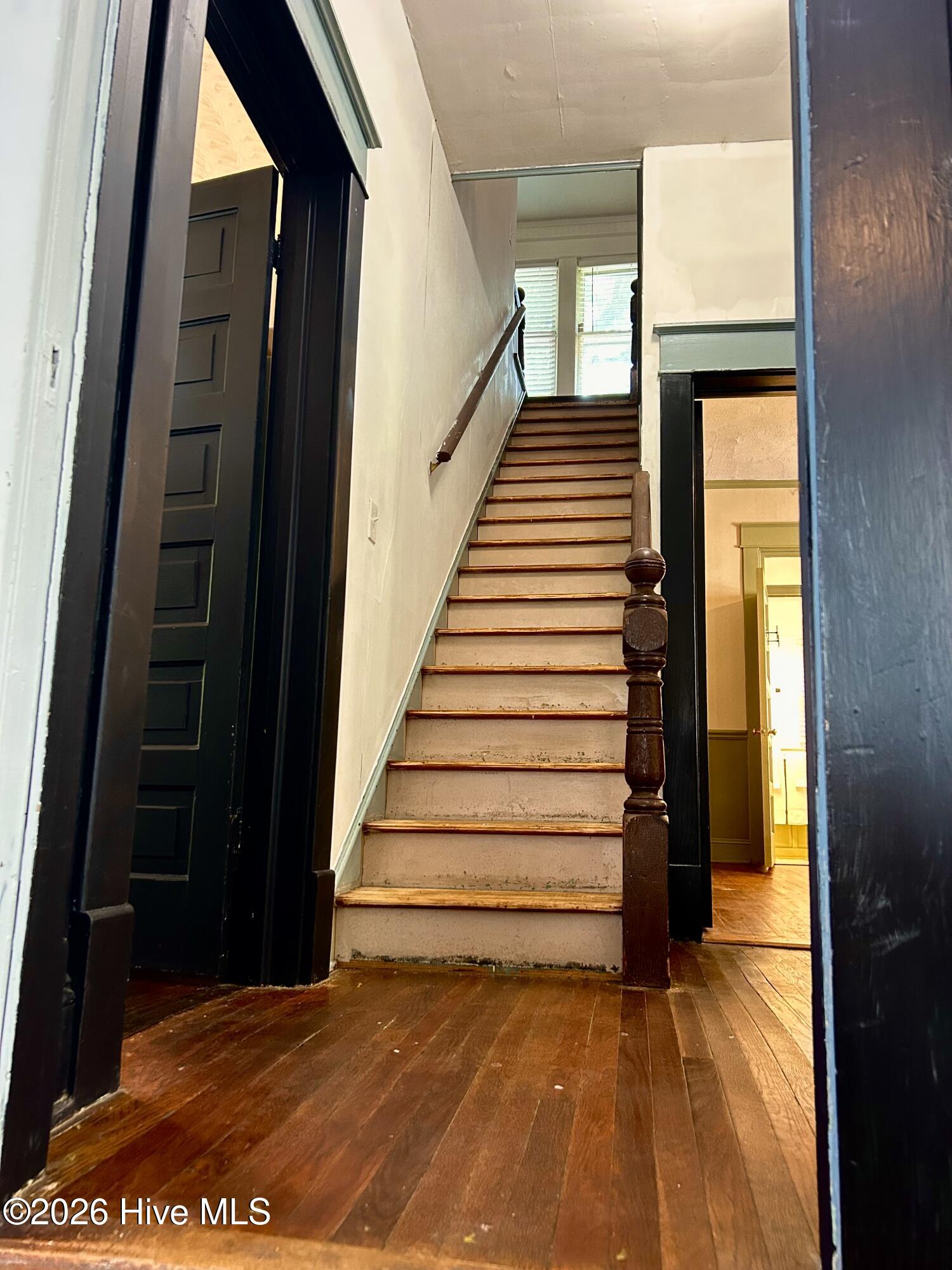 541 Roanoke Avenue Property Photo 38