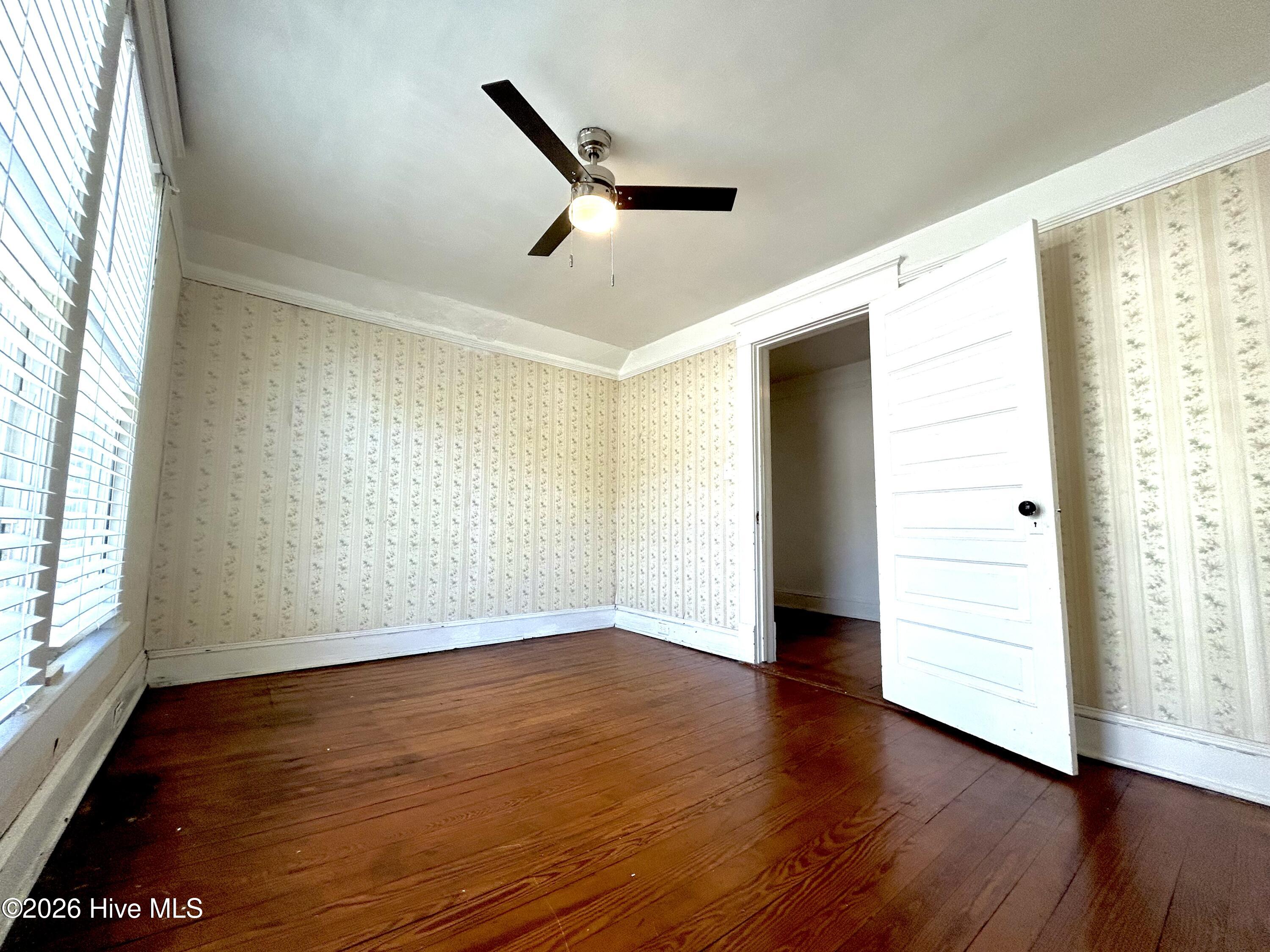 541 Roanoke Avenue Property Photo 41
