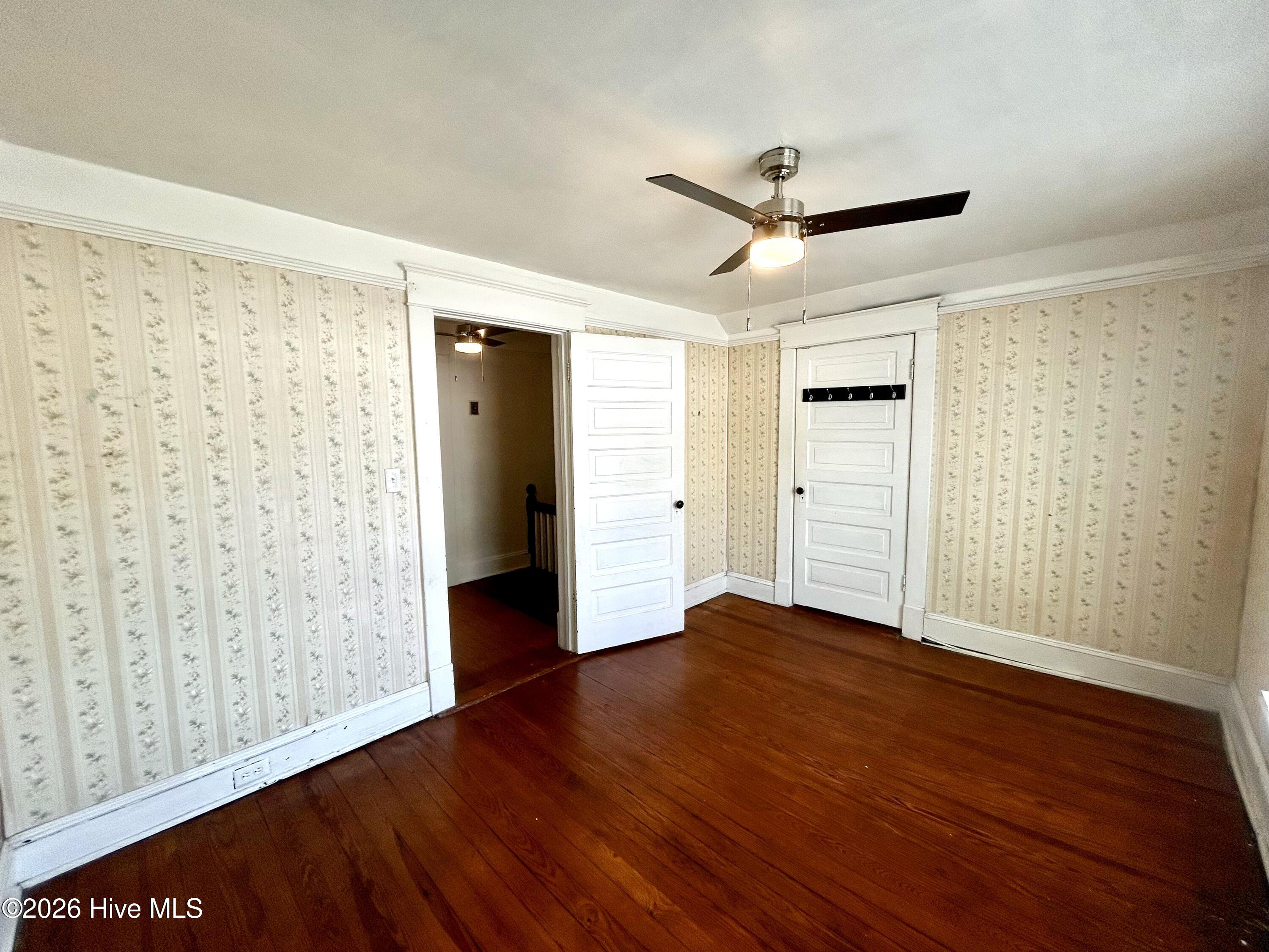 541 Roanoke Avenue Property Photo 42
