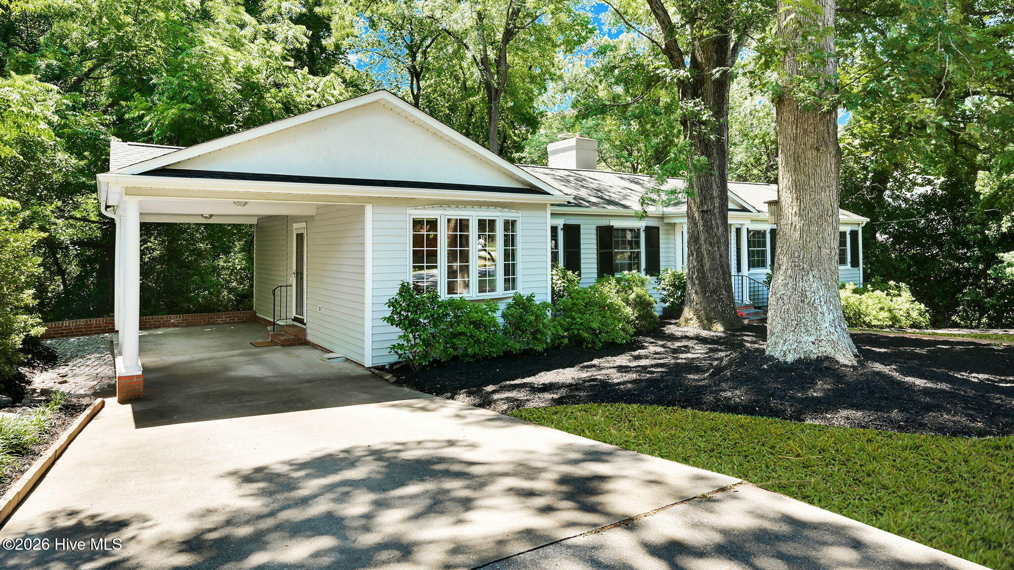141 E Longmeadow Road Property Photo 1