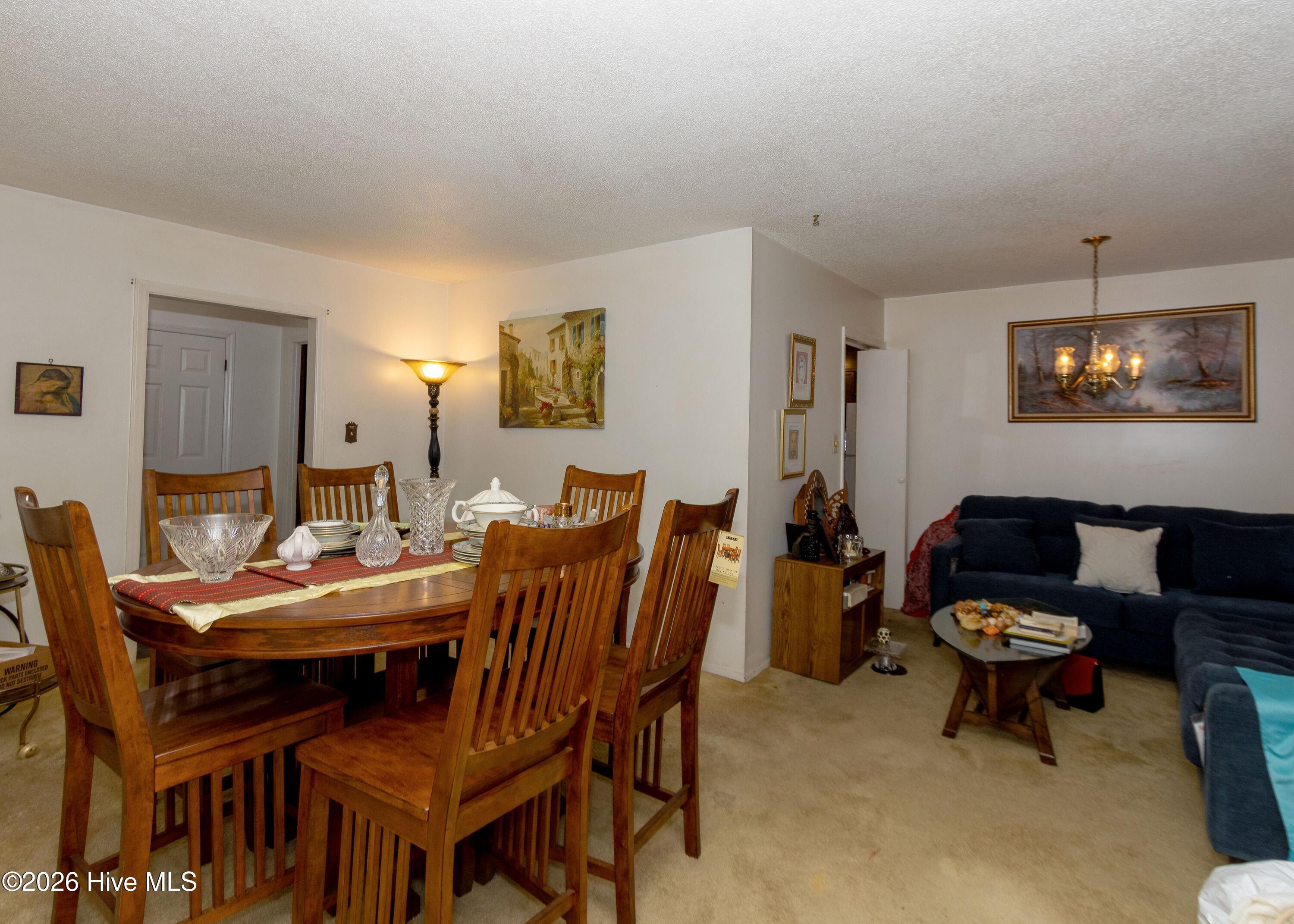 207 E Willowood Lane Property Photo 7