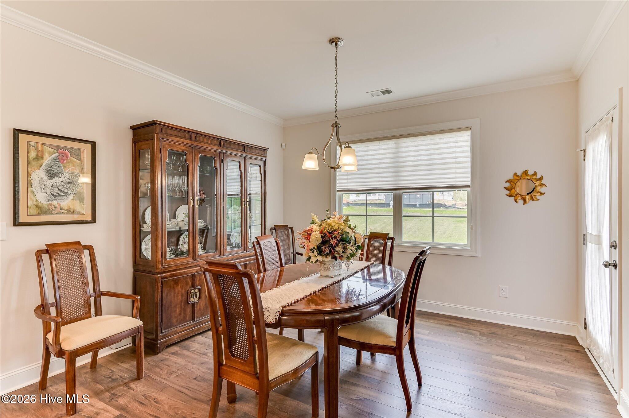 122 Fitzsimmons Drive Property Photo 11