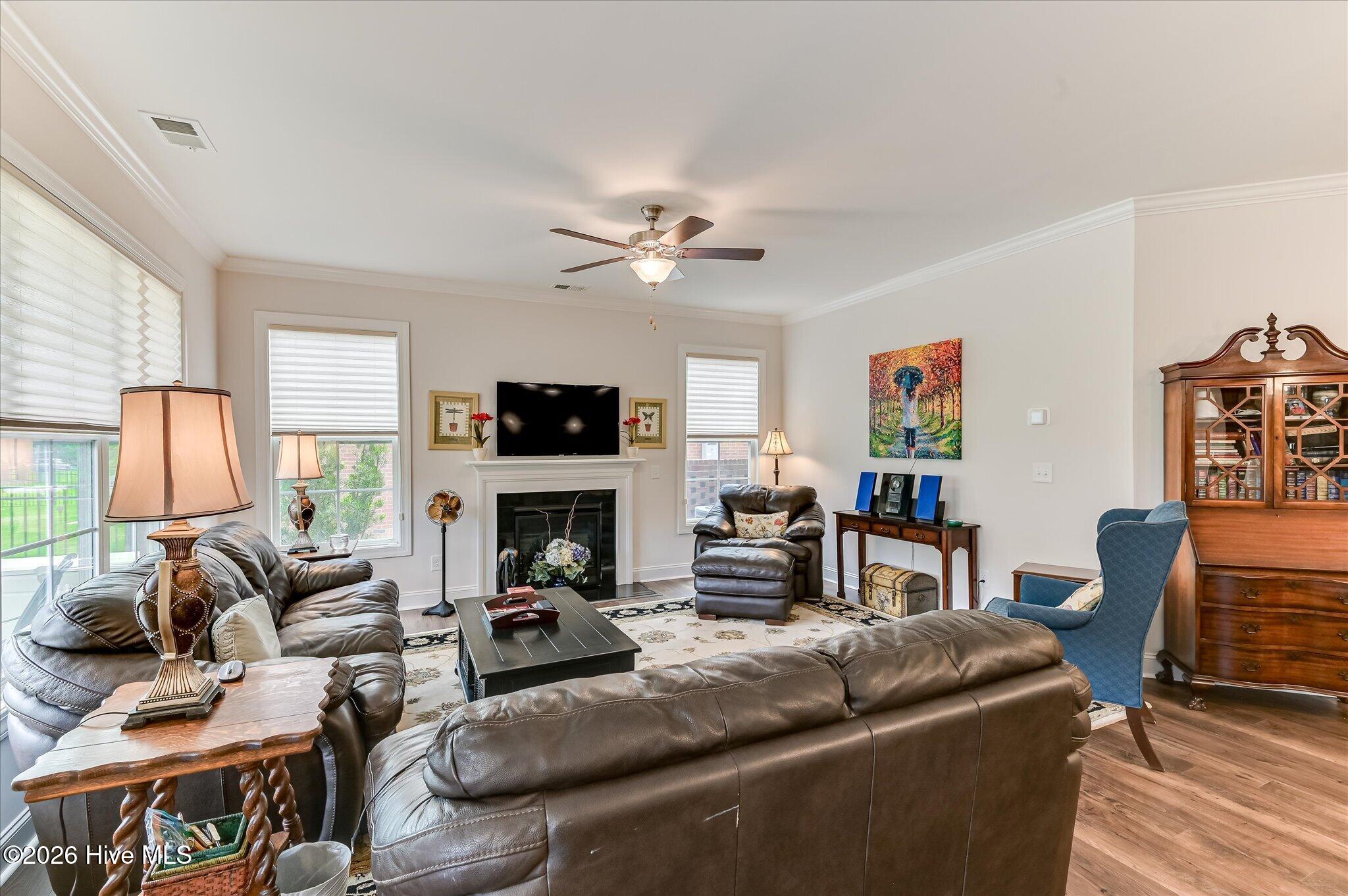 122 Fitzsimmons Drive Property Photo 13
