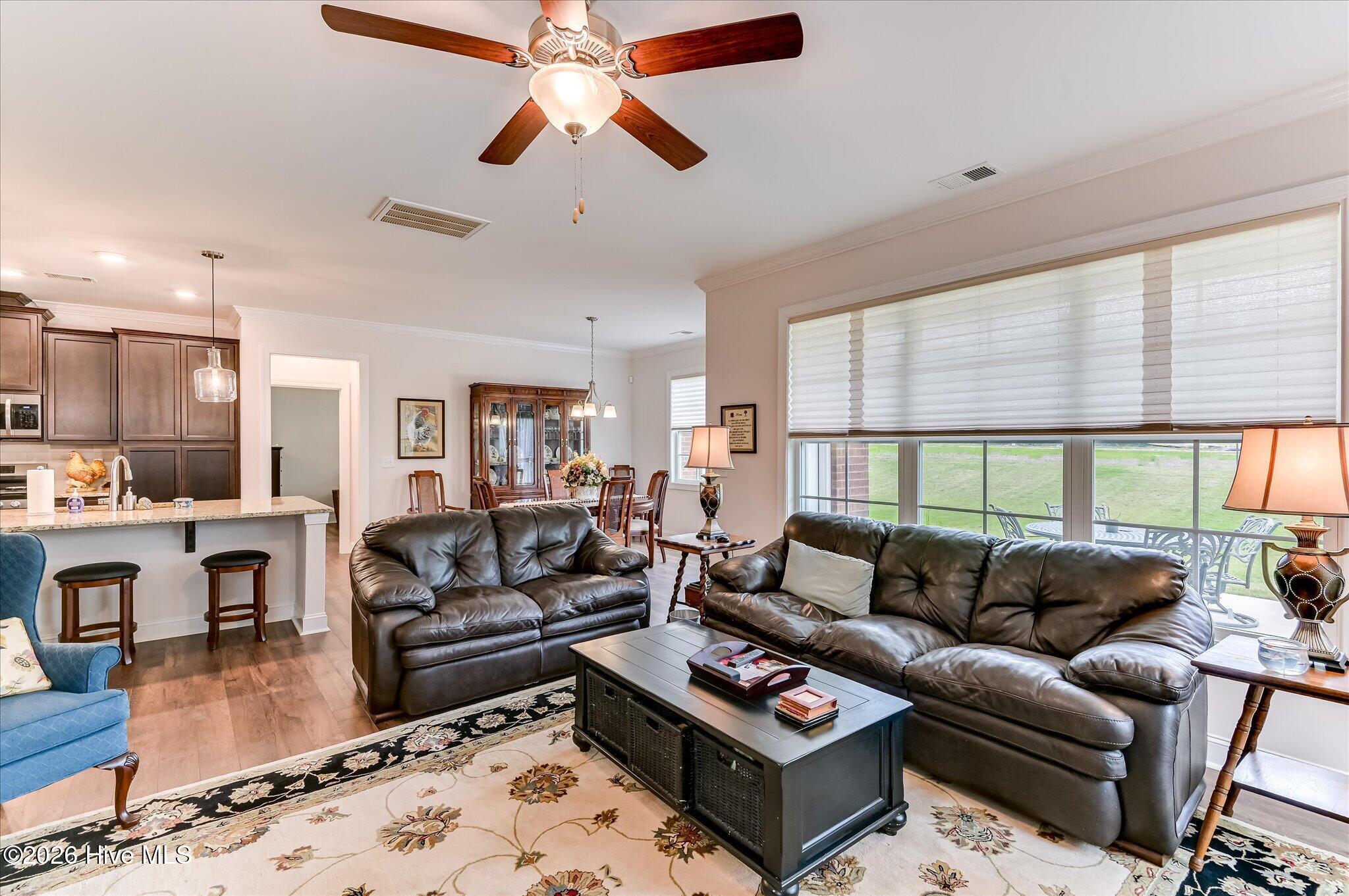 122 Fitzsimmons Drive Property Photo 15