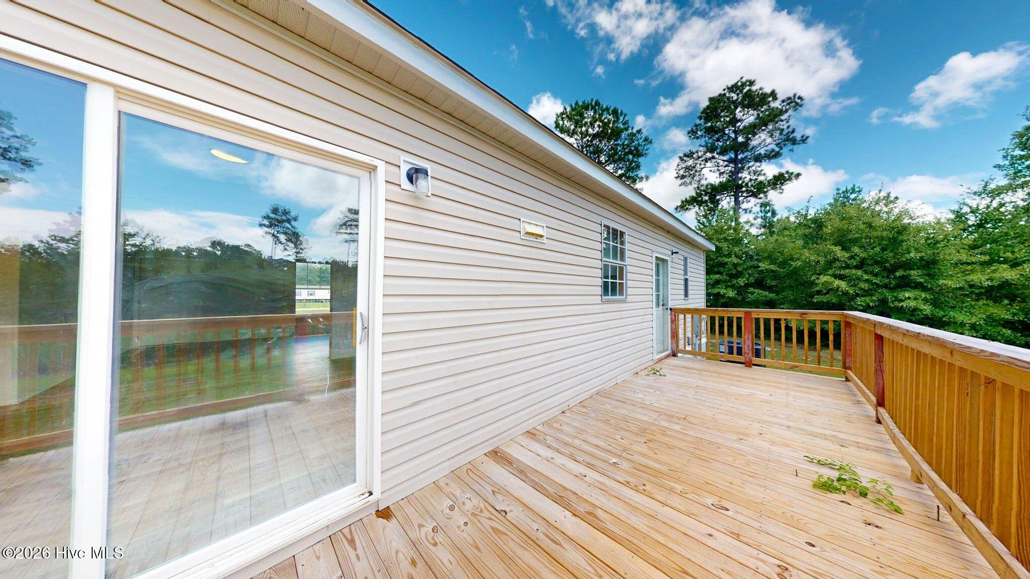 155 Crown Point Drive Property Photo 4
