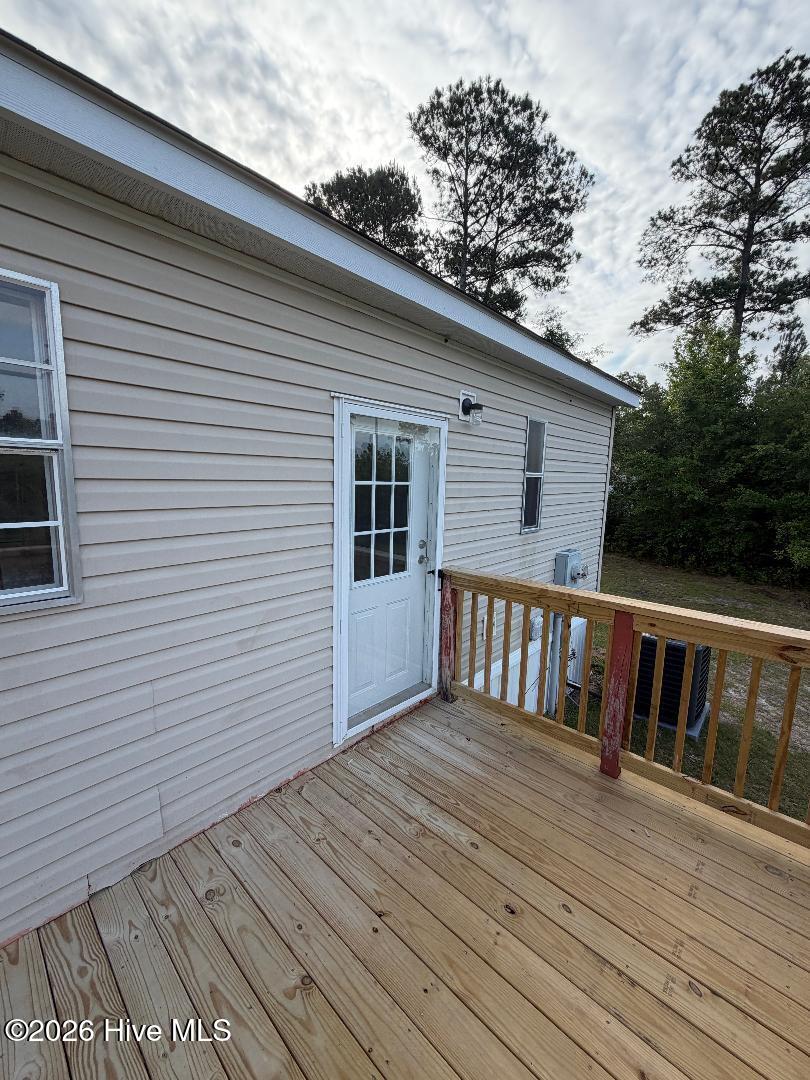 155 Crown Point Drive Property Photo 8