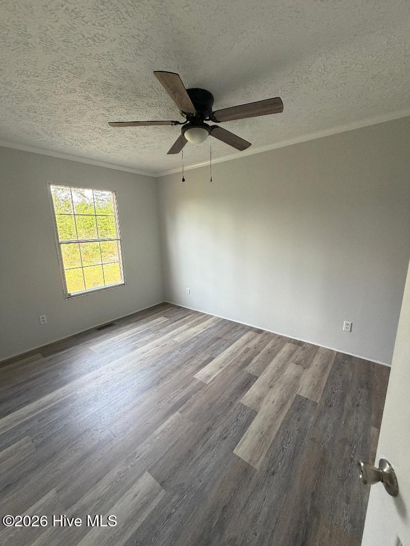 155 Crown Point Drive Property Photo 17