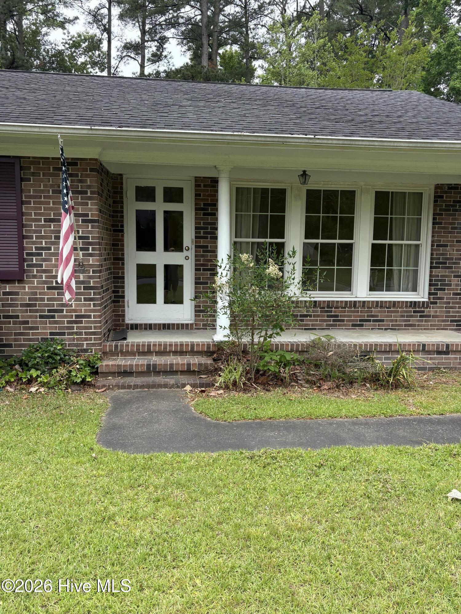 209 Oak Drive Property Photo 2