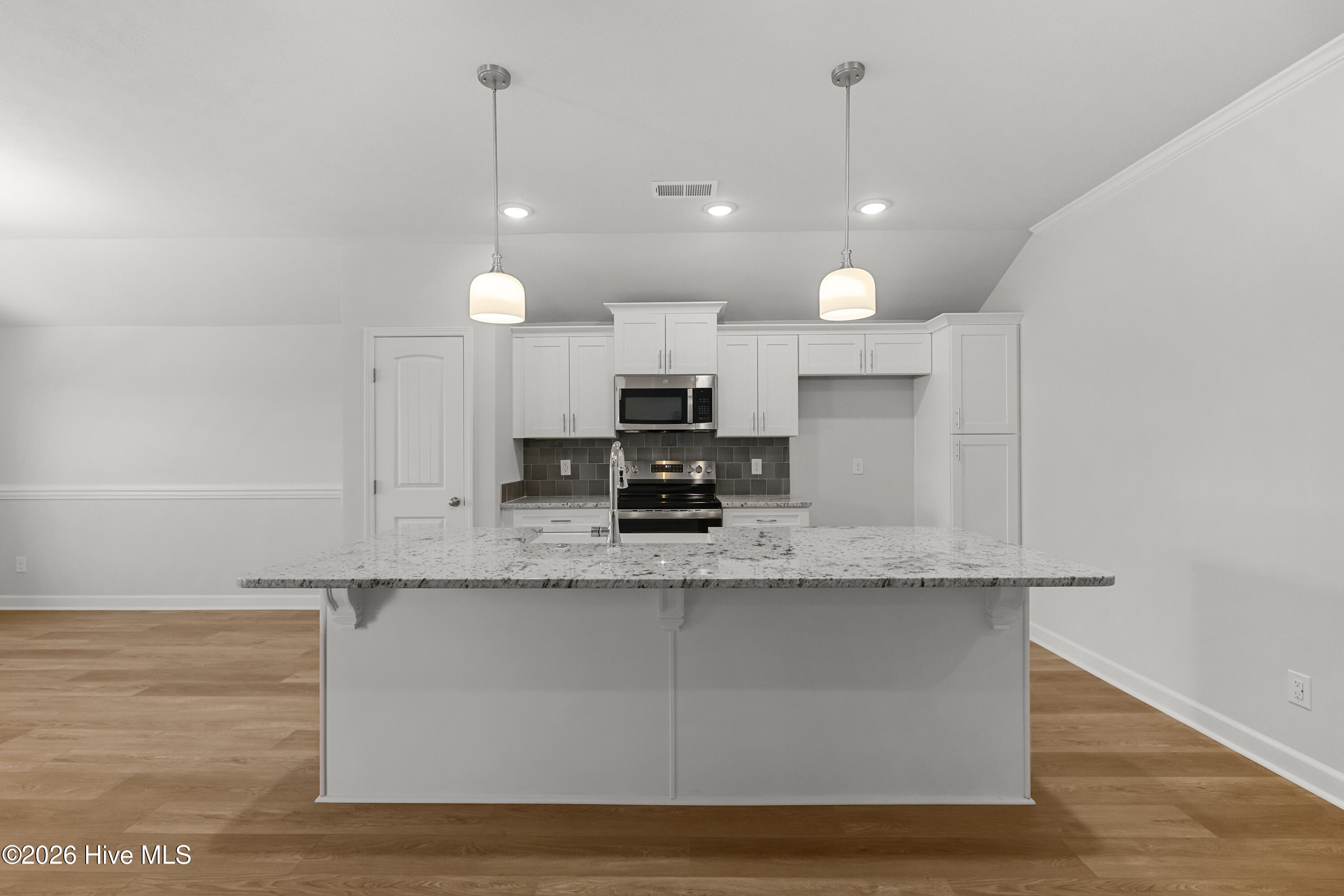 8832 Snelling Drive Property Photo 14