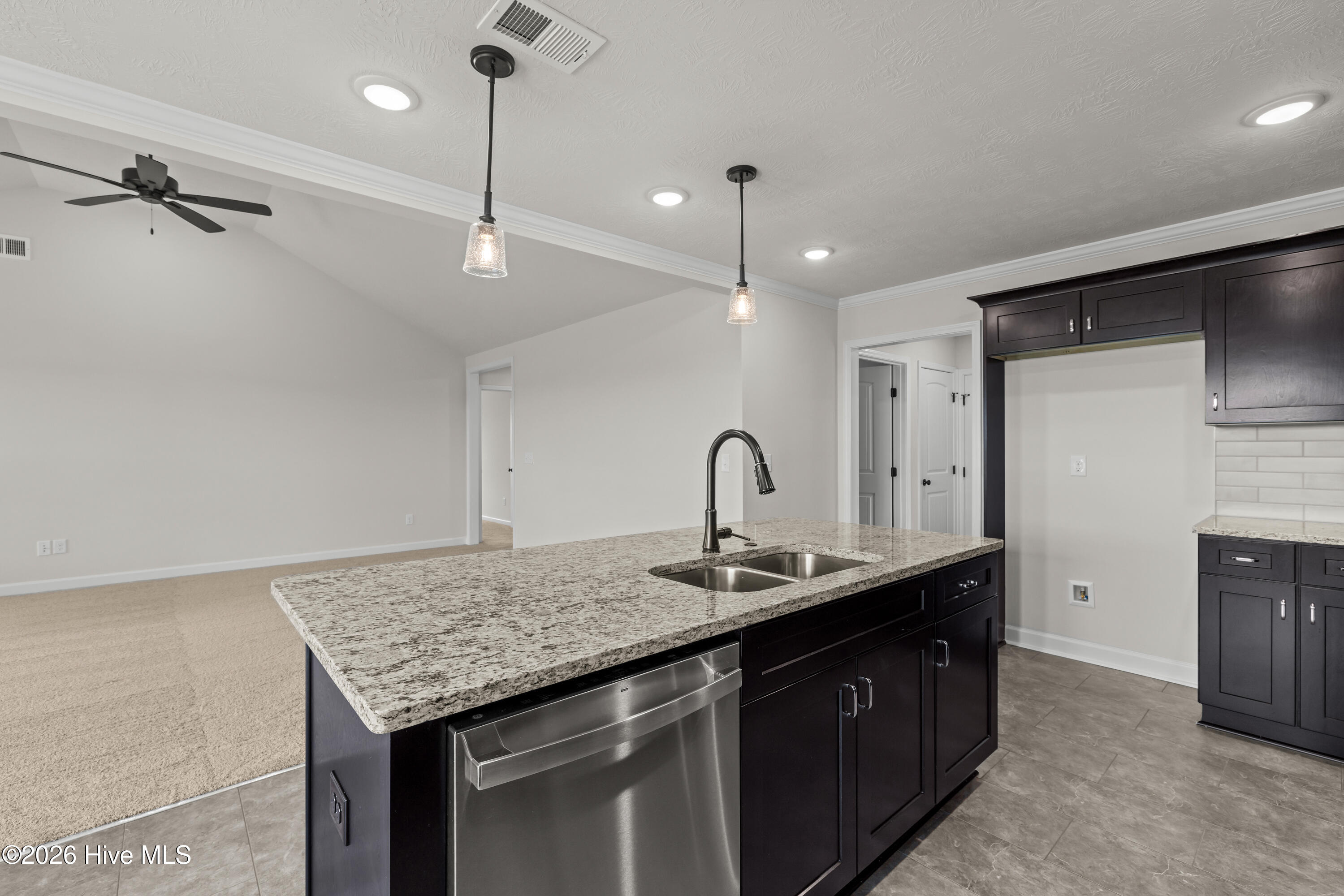 2324 Bellingham Drive Property Photo 11