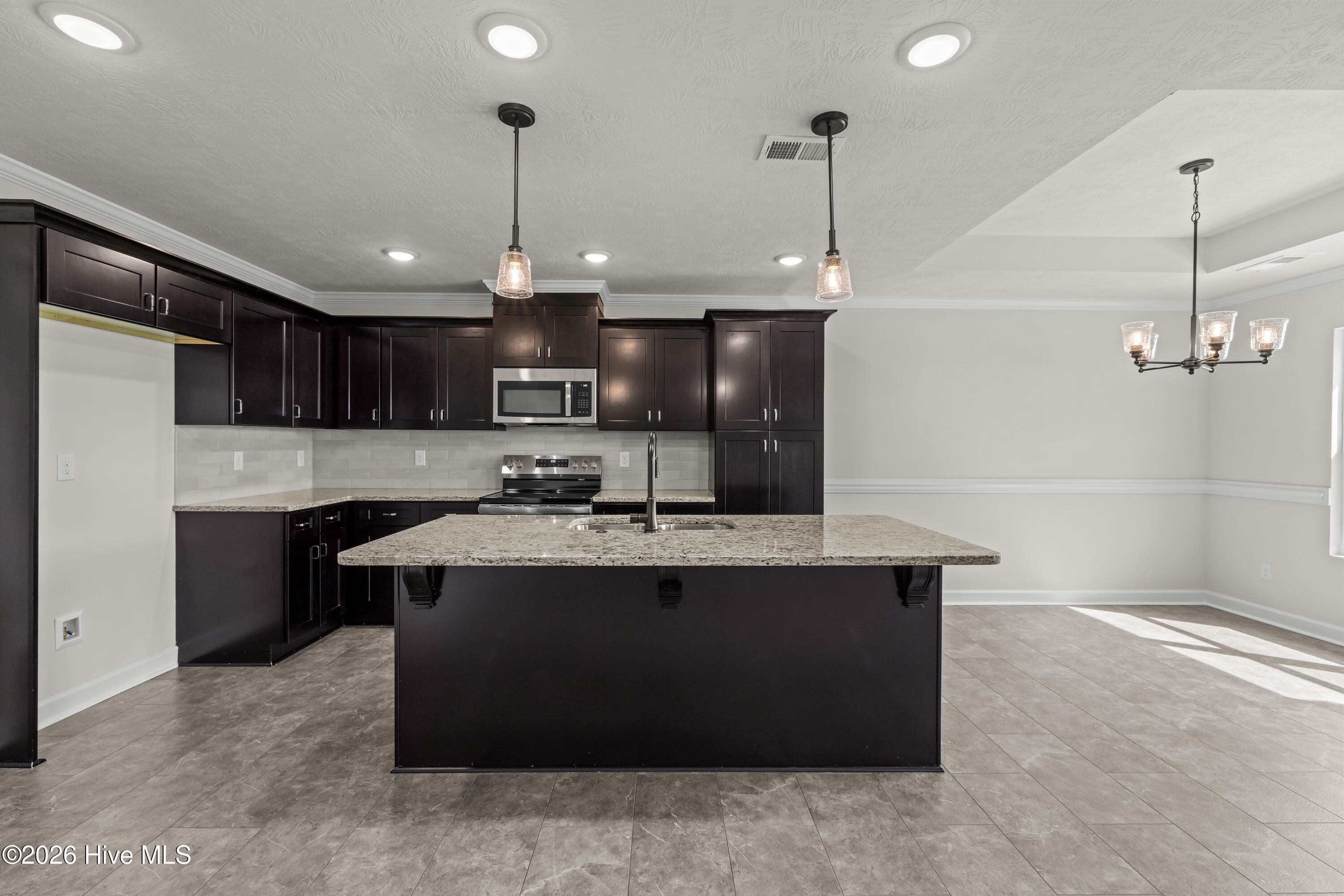 2324 Bellingham Drive Property Photo 13
