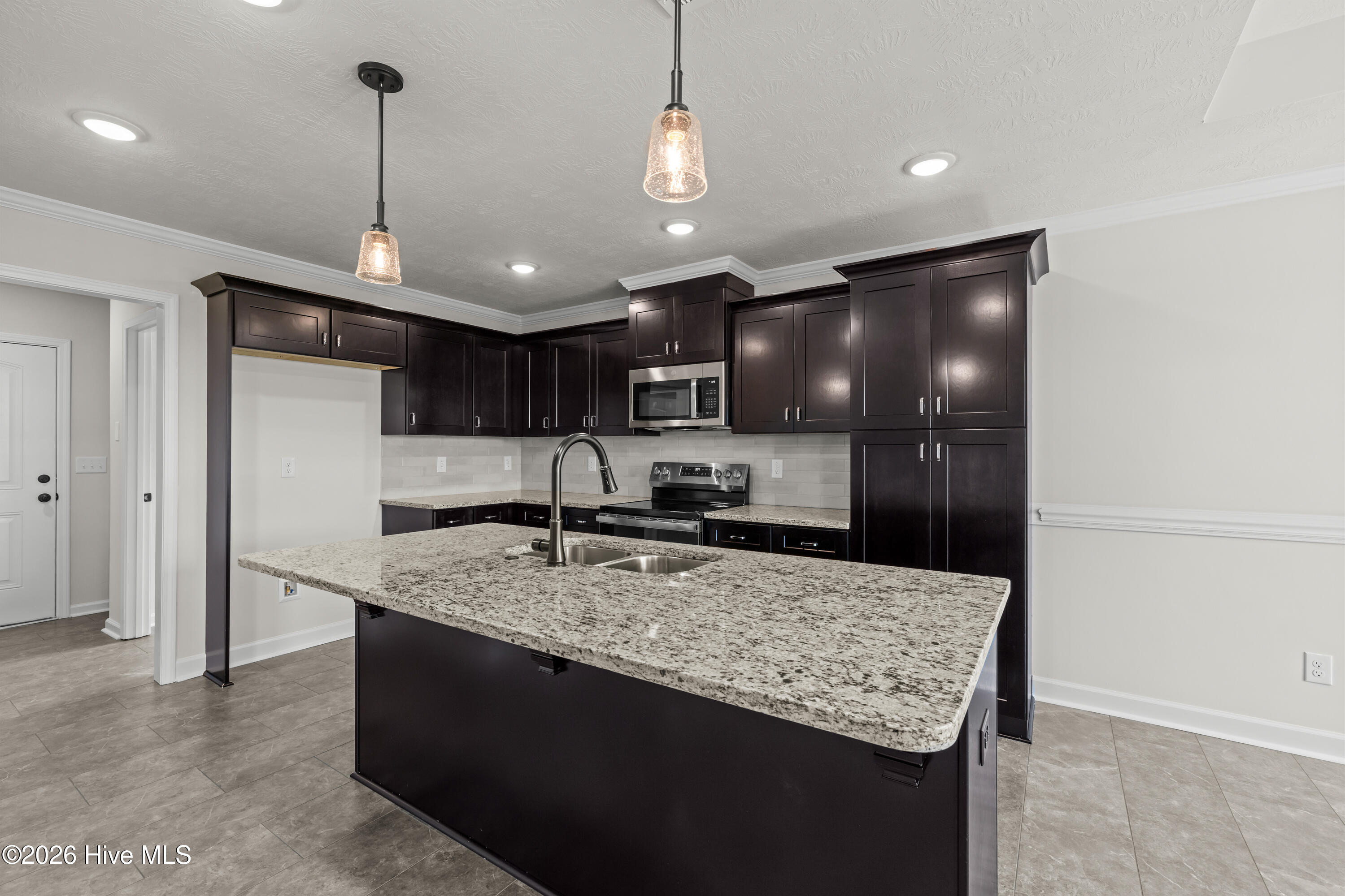 2324 Bellingham Drive Property Photo 15