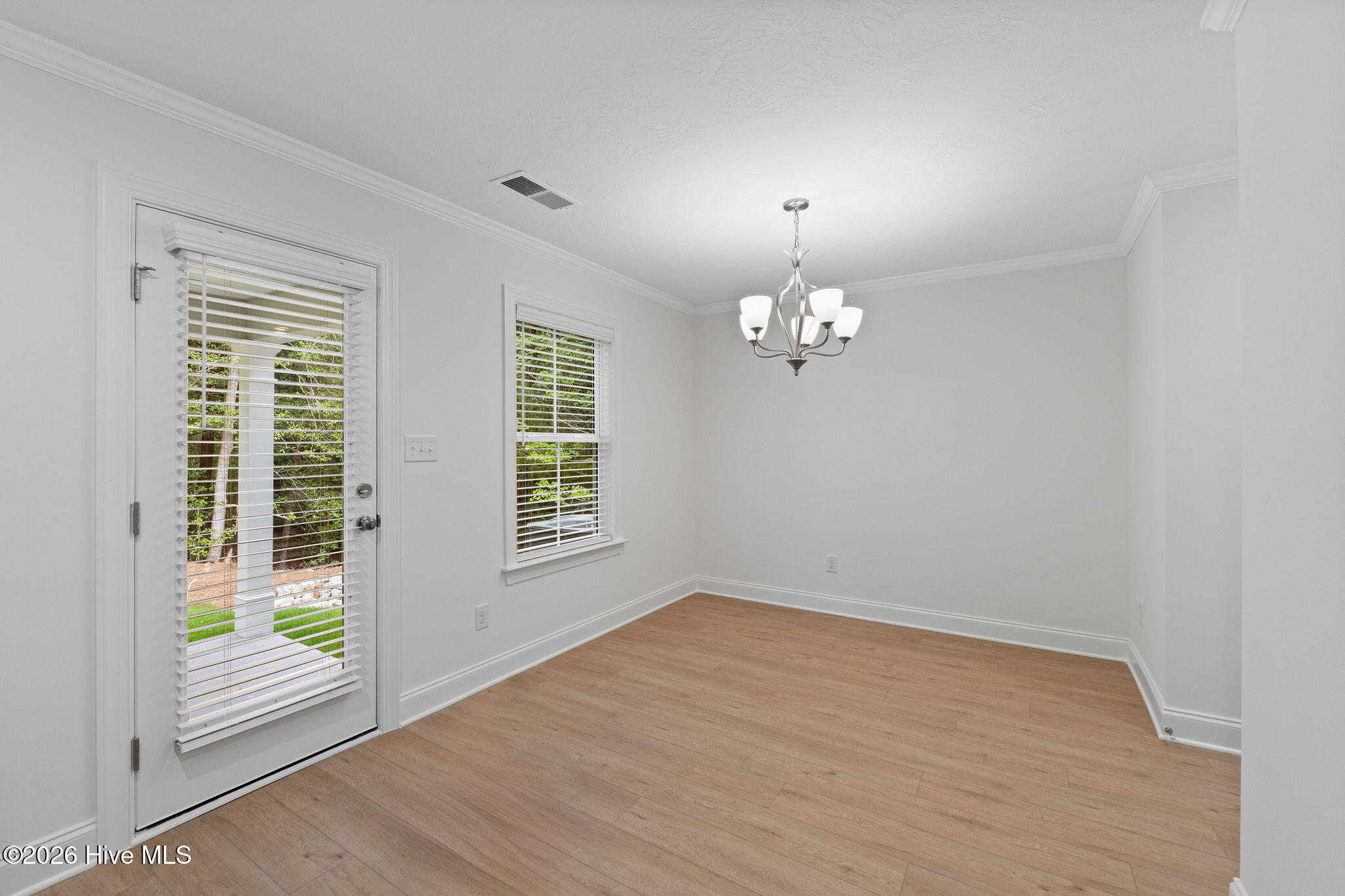 185 Village Run Property Photo 8