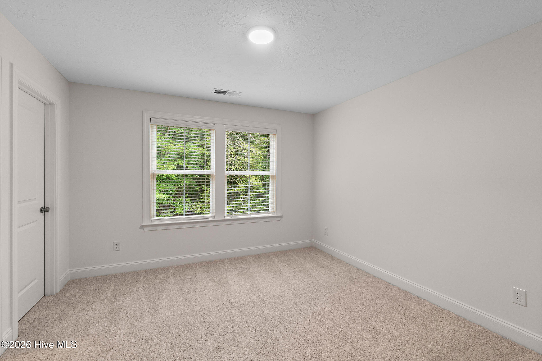 185 Village Run Property Photo 10