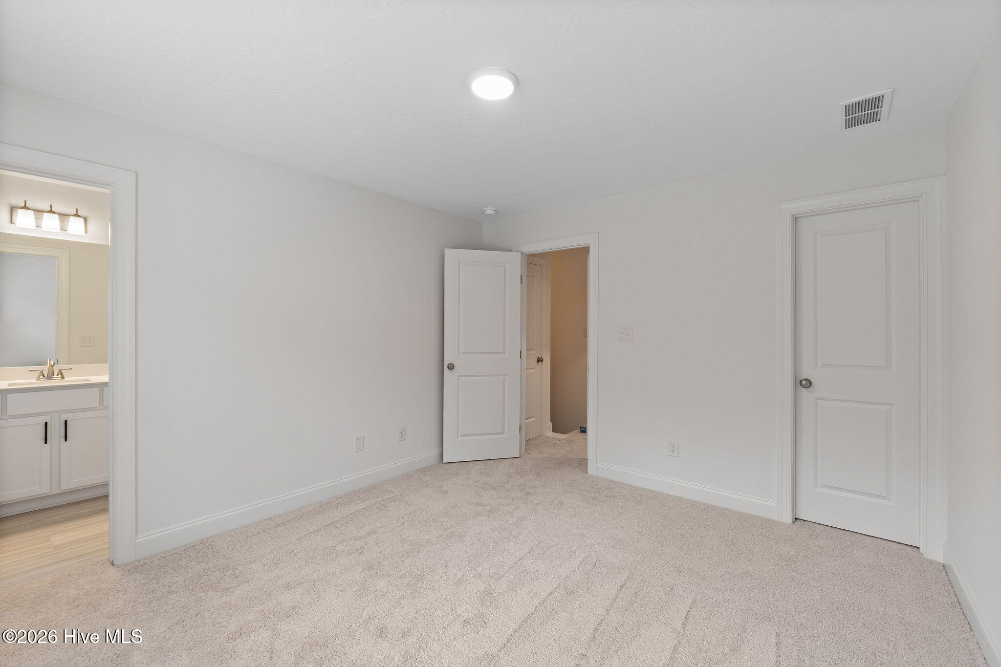 185 Village Run Property Photo 14