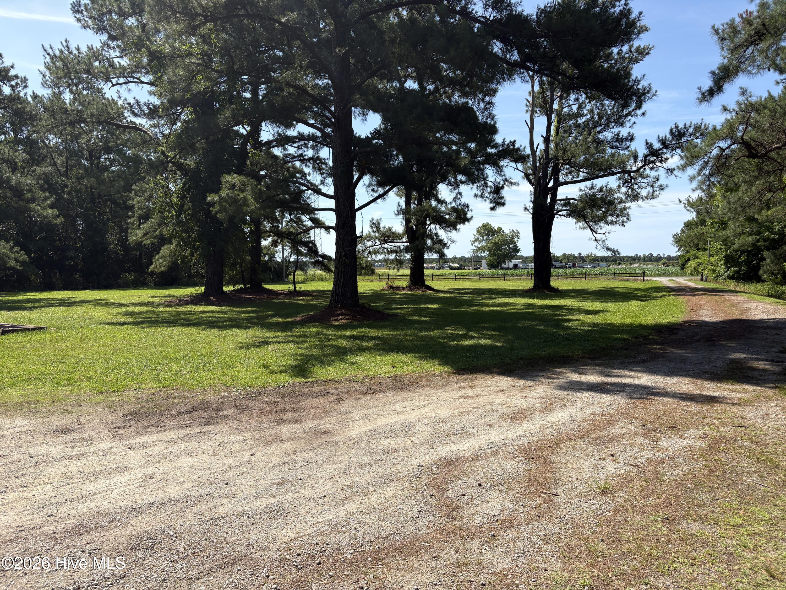 284 Laurel Road Property Photo 4