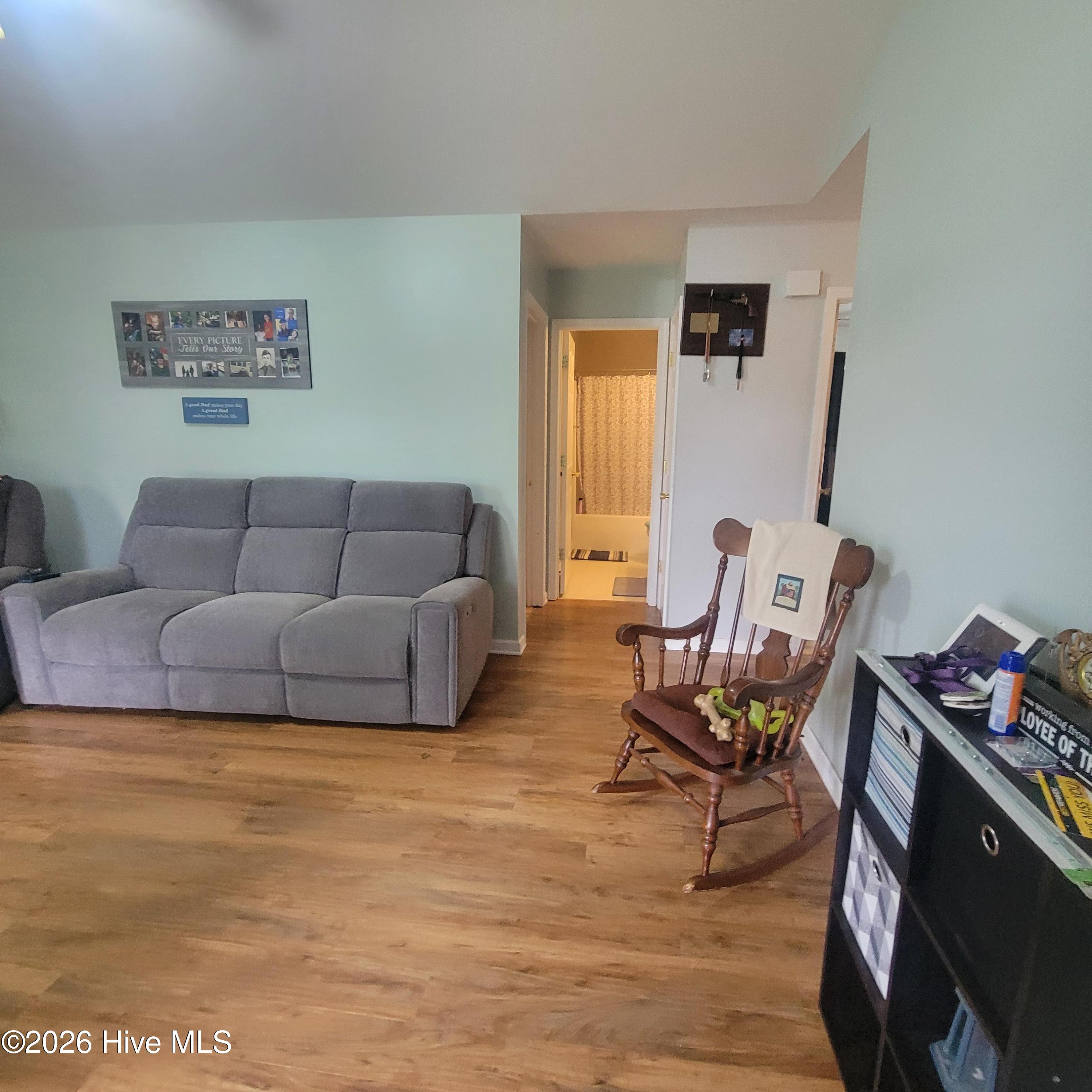 104 Willowbend Drive Property Photo 4