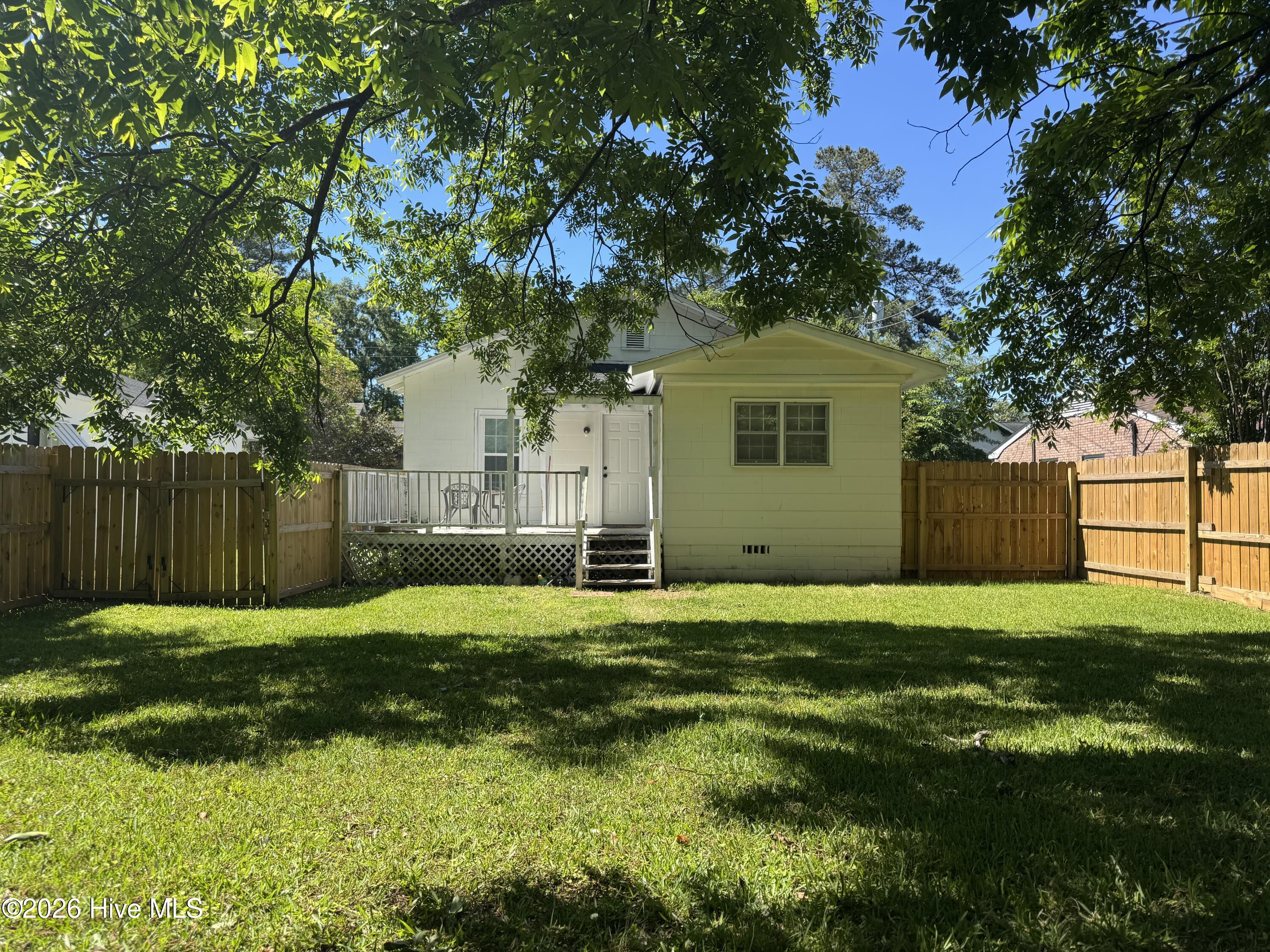 109 E Calhoun Street Property Photo 3