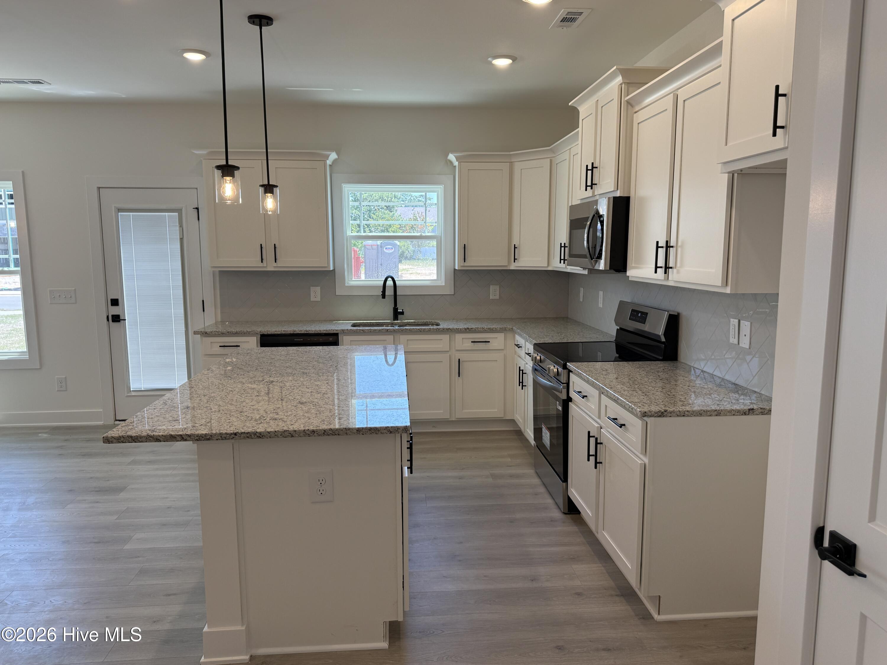 32 Joyner Park Drive Property Photo 3